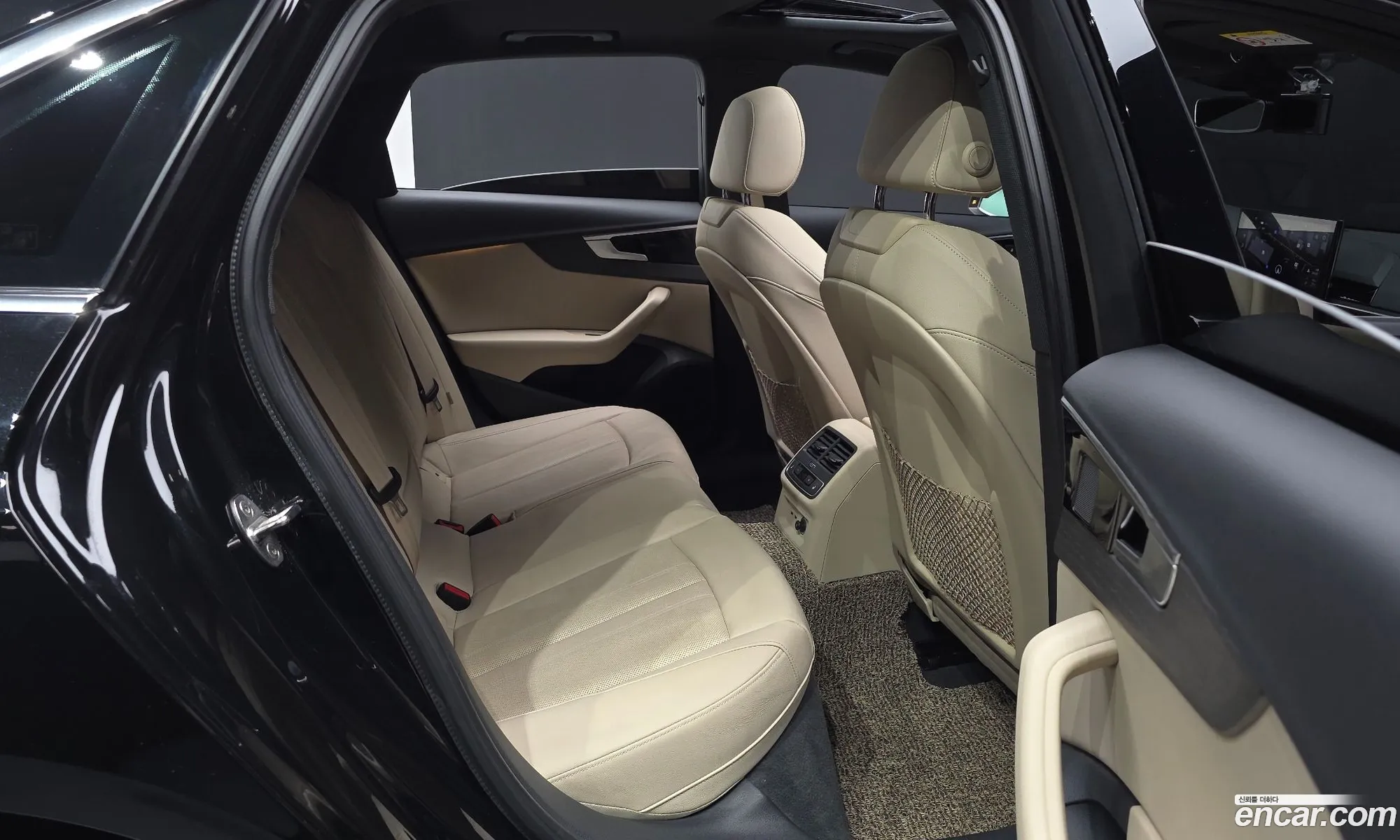 Audi A4 2023 — 4