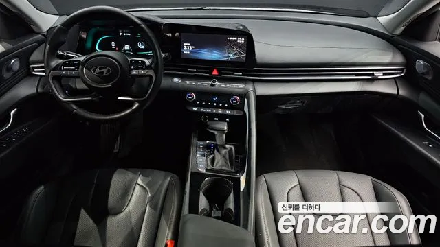 Hyundai Elantra Hybrid 2025 — 4