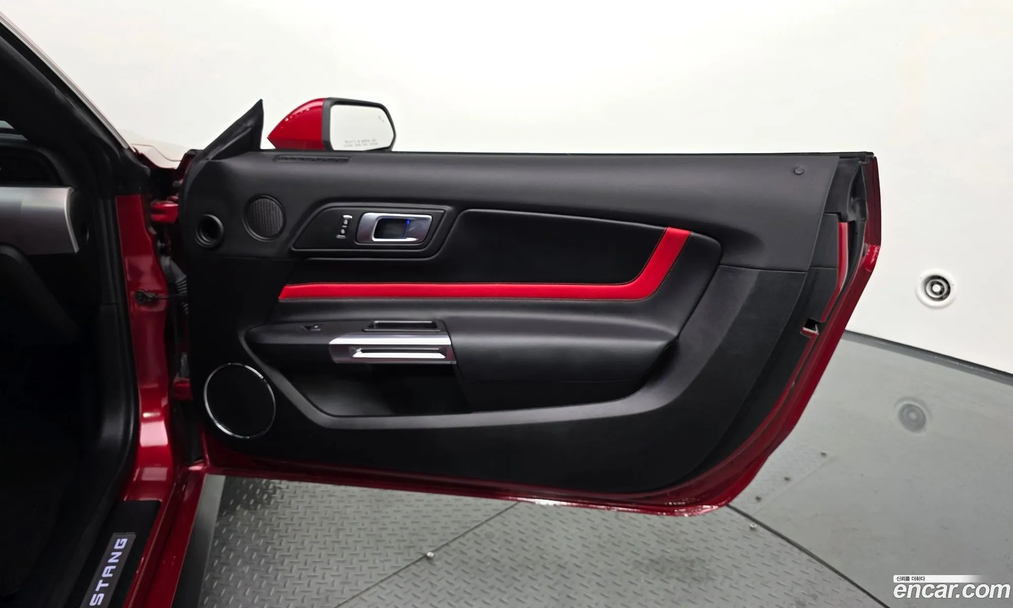 Ford Mustang 2023 — 2