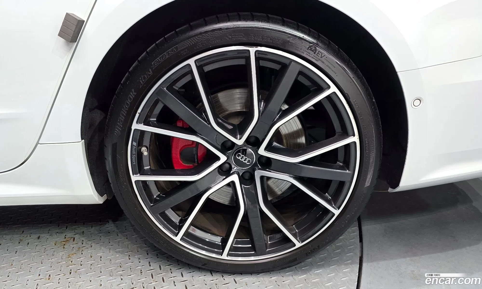 Audi S7 2021 WAUZZZF28MN004006 — 7