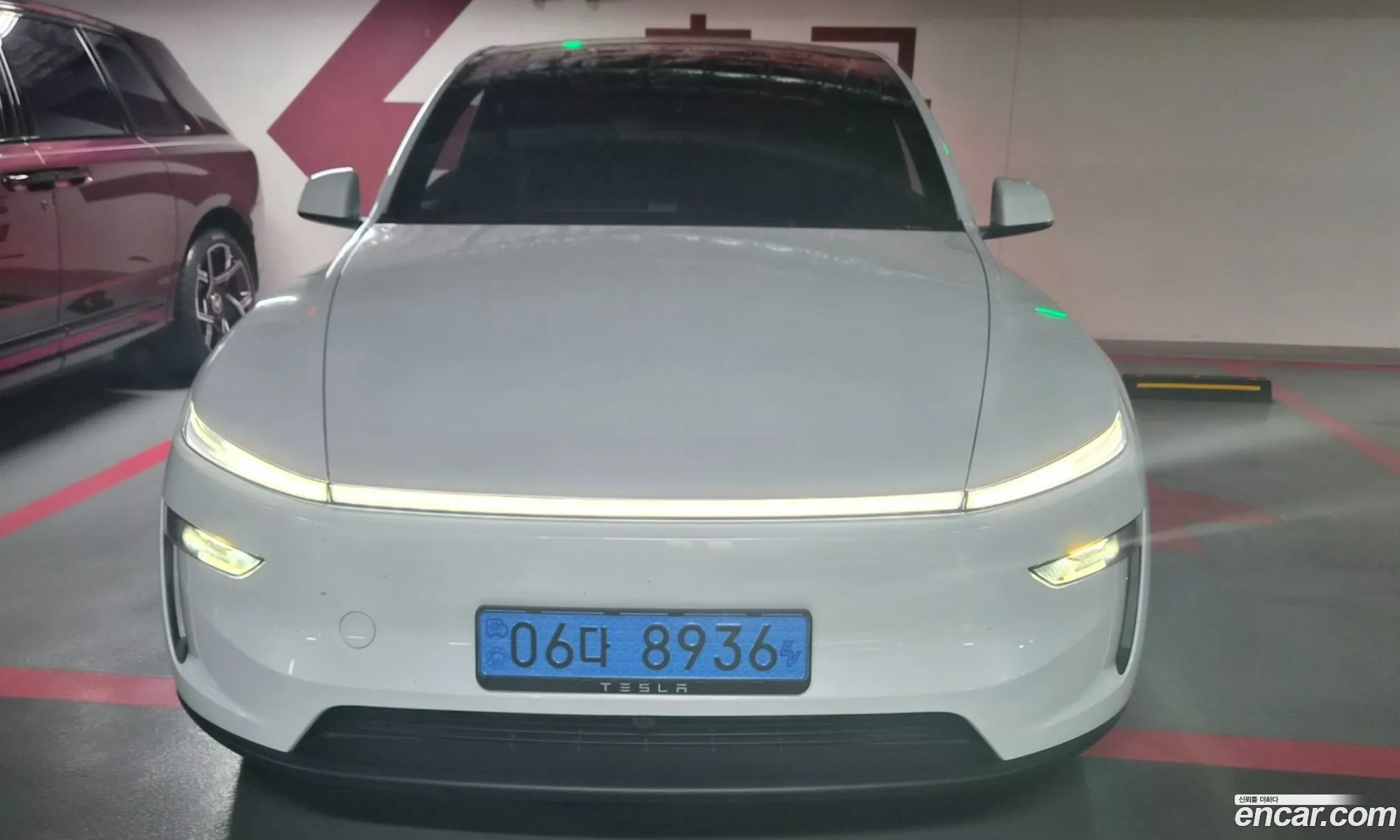 Tesla Model Y 2026 — 10