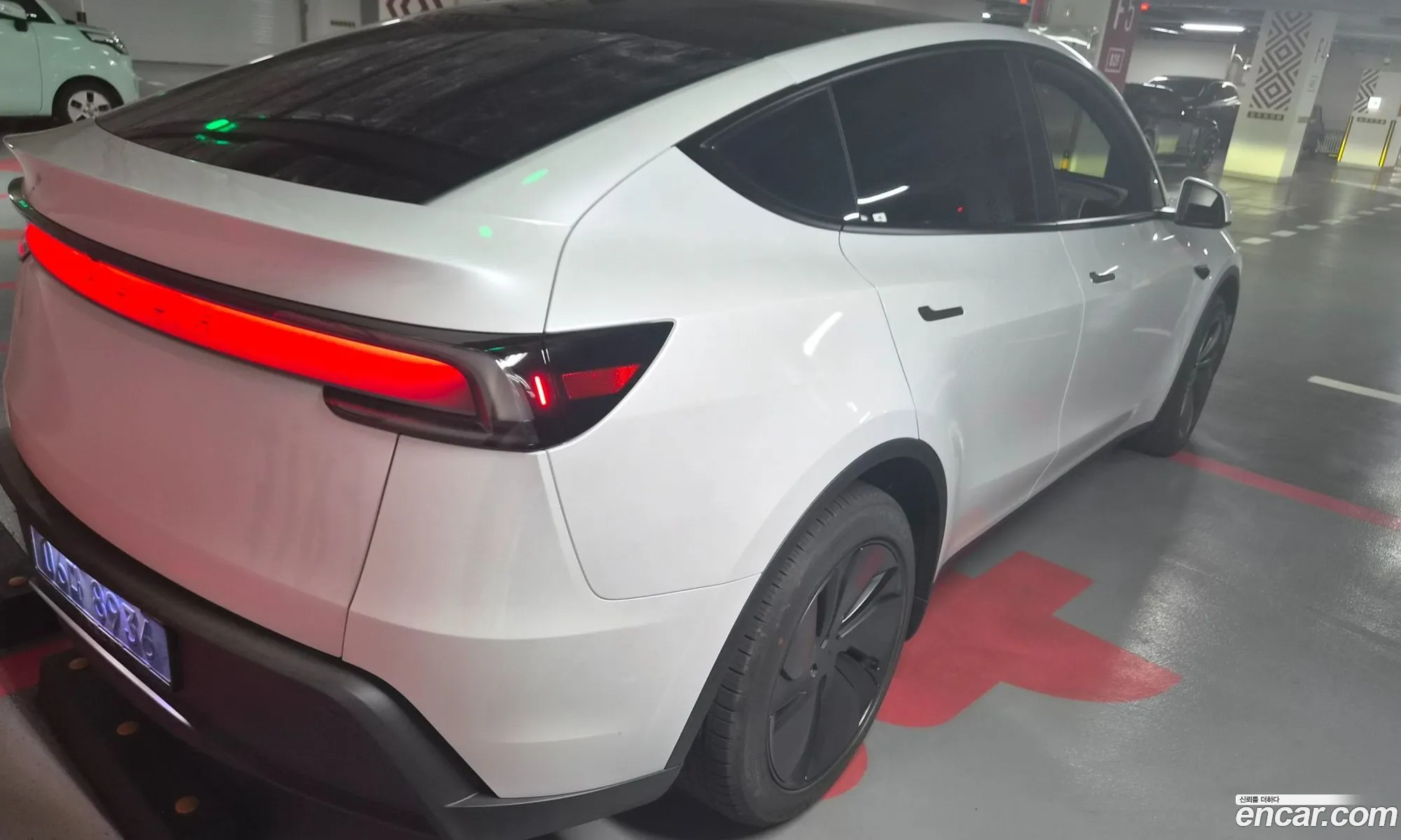 Tesla Model Y 2026 — 7