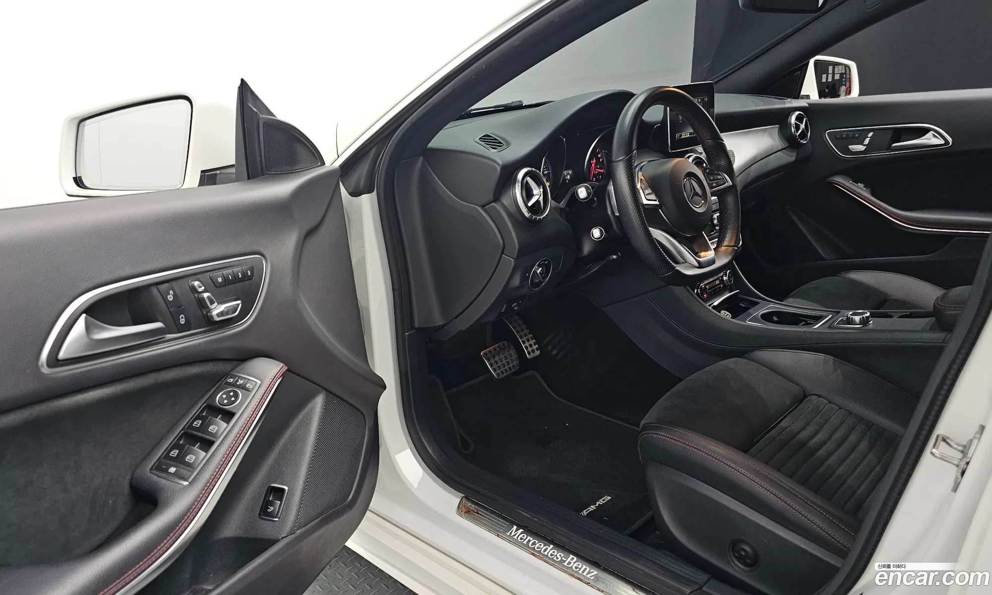 Mercedes-Benz CLA-Class C117 2018 — 31