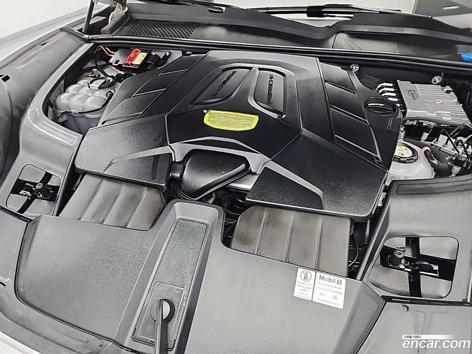 Porsche Cayenne 2021 — 14