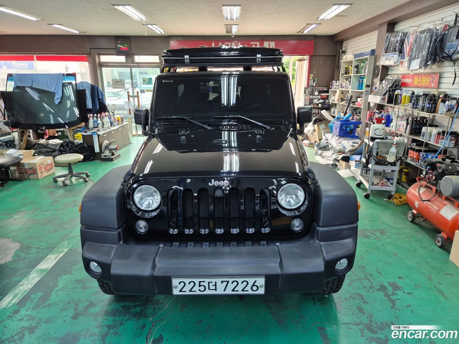 Jeep Wrangler 2017 — 17