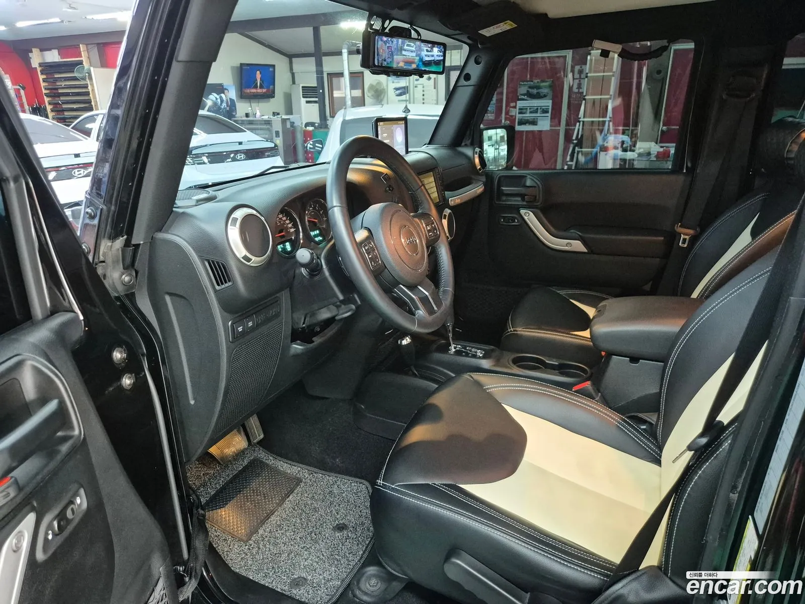 Jeep Wrangler 2017 — 11