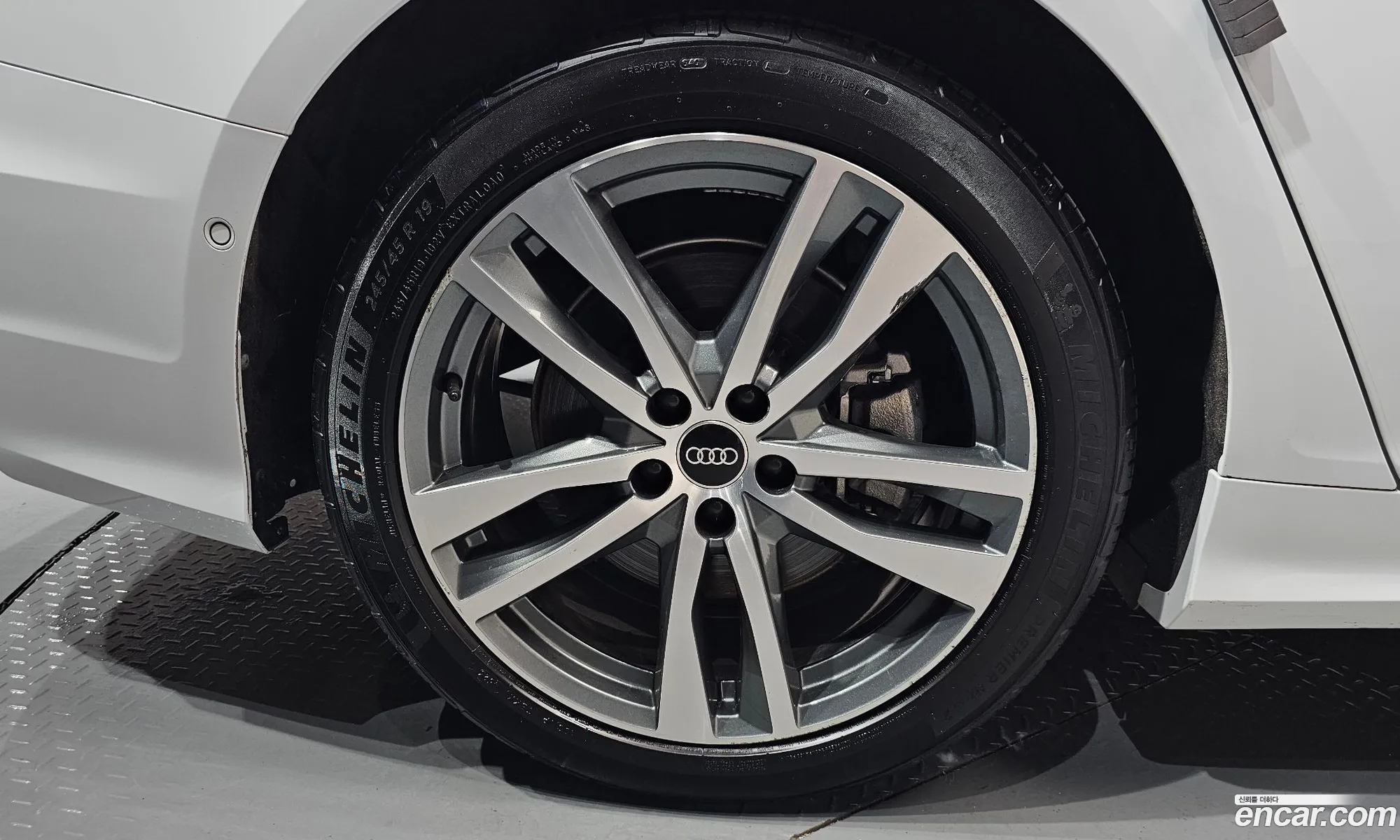 Audi A6 2021 WAUZZZF2XMN068189 — 26