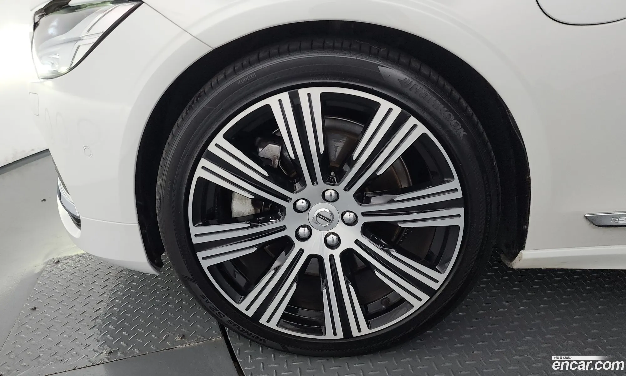 Volvo S90 2021 LVYPTBR0DMP208596 — 27