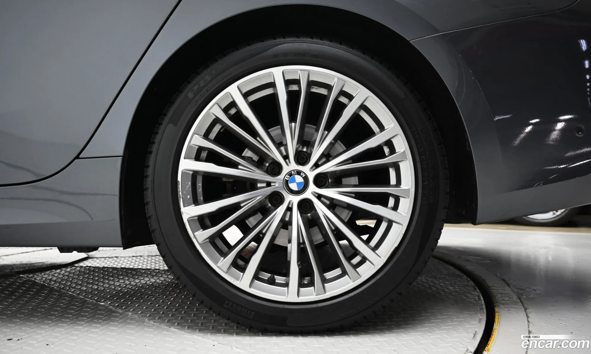 BMW 3 Series 2021 — 17