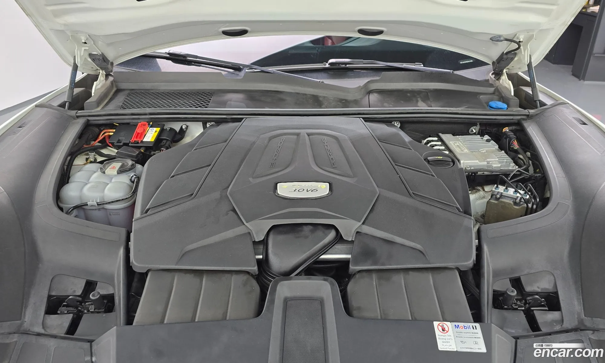 Porsche Cayenne 2019 WP1AA29Y8KDA21680 — 2