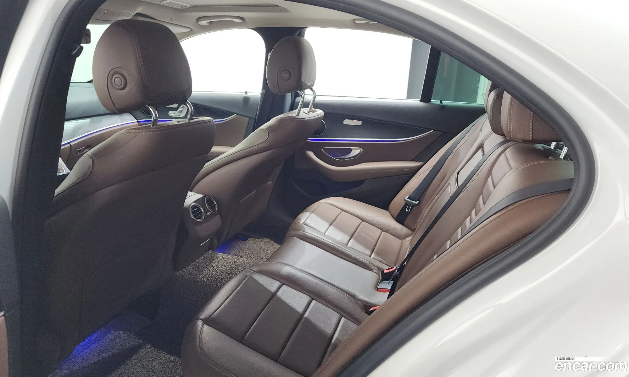 Mercedes-Benz E-Class W213 2017 — 30