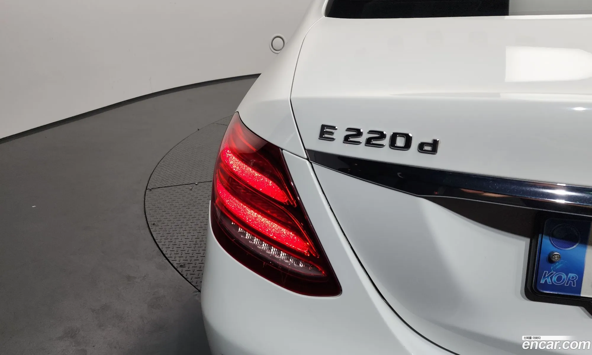 Mercedes-Benz E-Class W213 2017 — 15