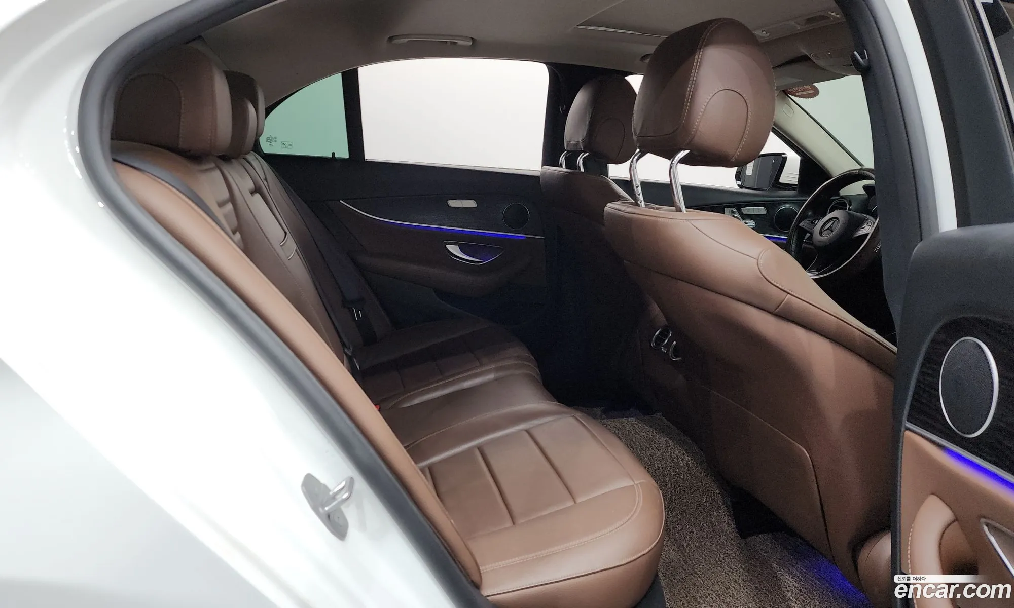 Mercedes-Benz E-Class W213 2017 — 27