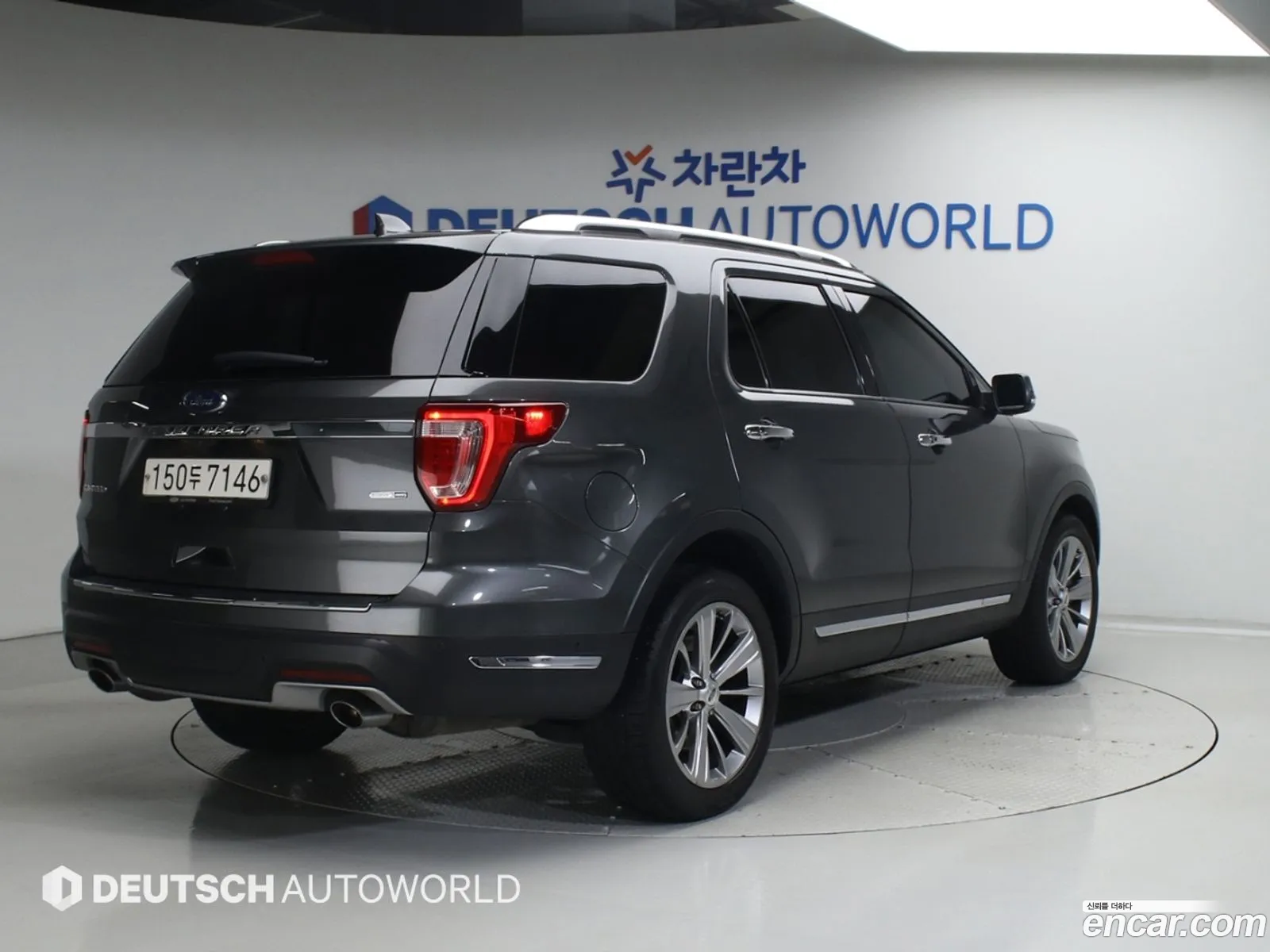 Ford Explorer 2018 — 18