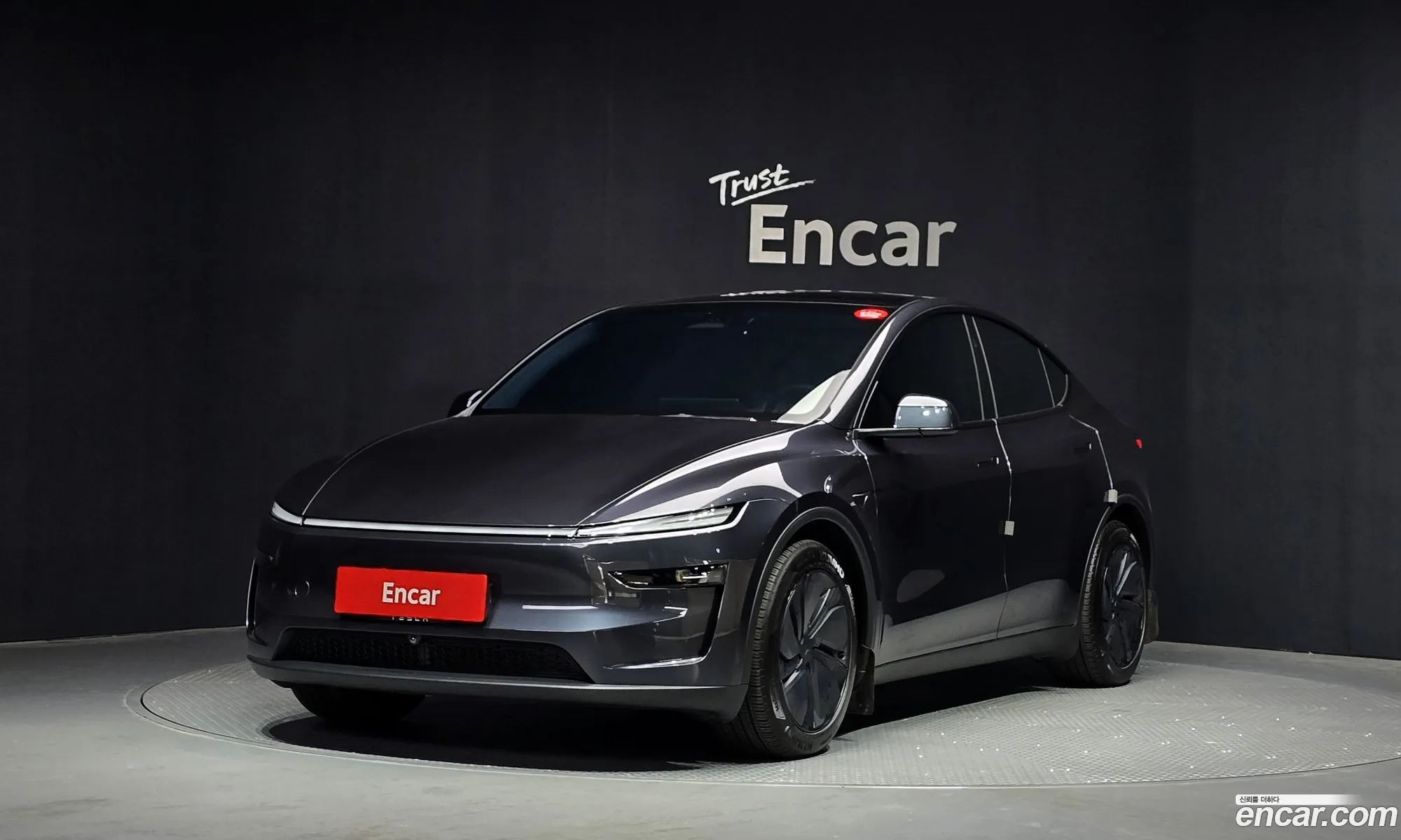 Tesla Model Y 2025 — 22