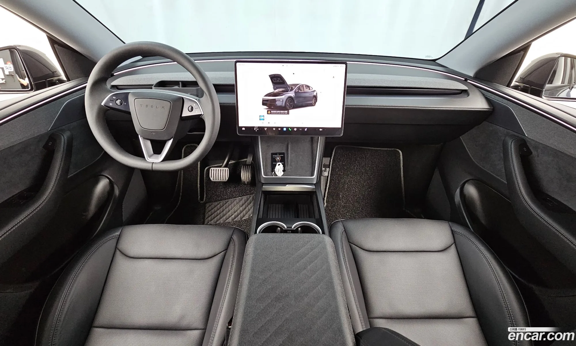 Tesla Model Y 2025 — 6