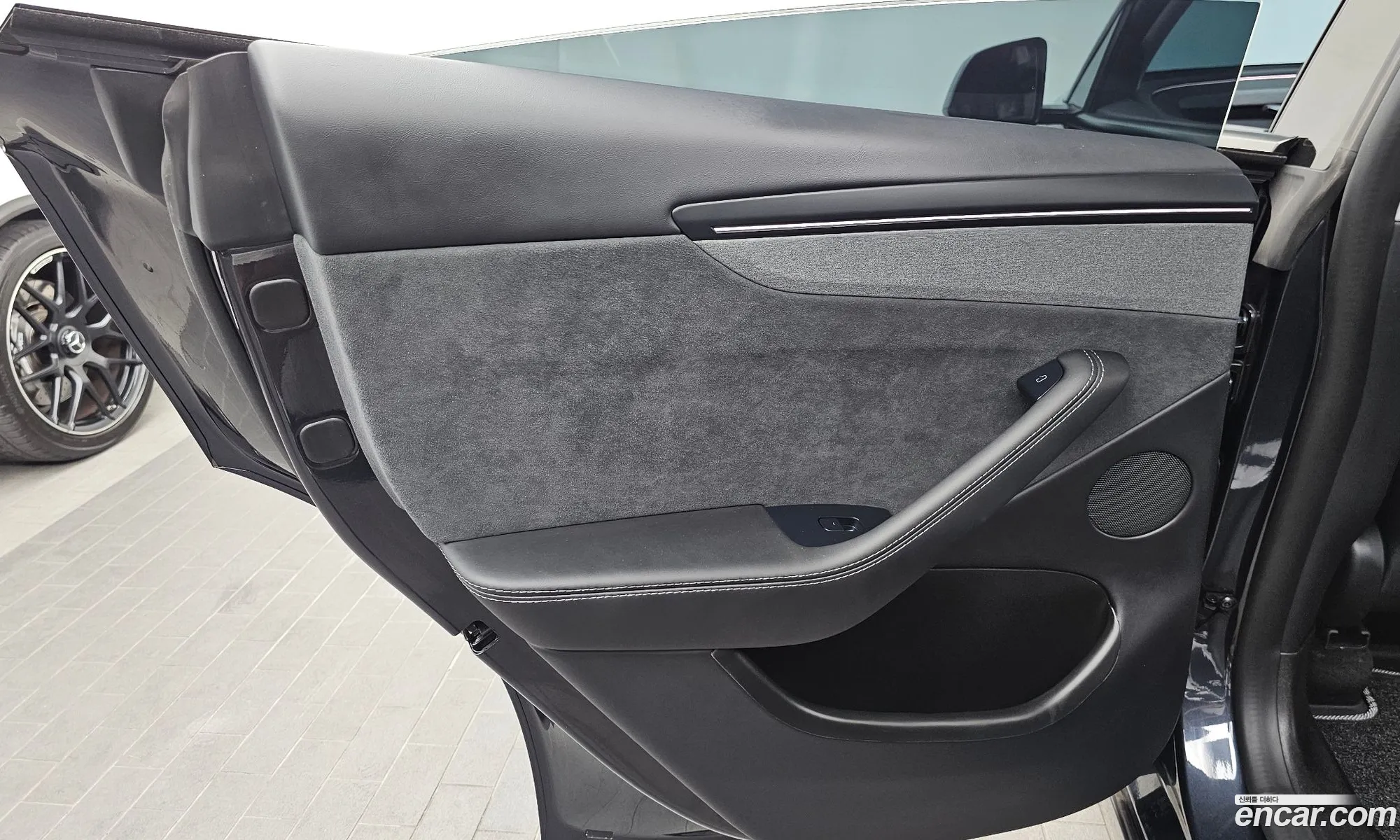 Tesla Model Y 2025 — 14