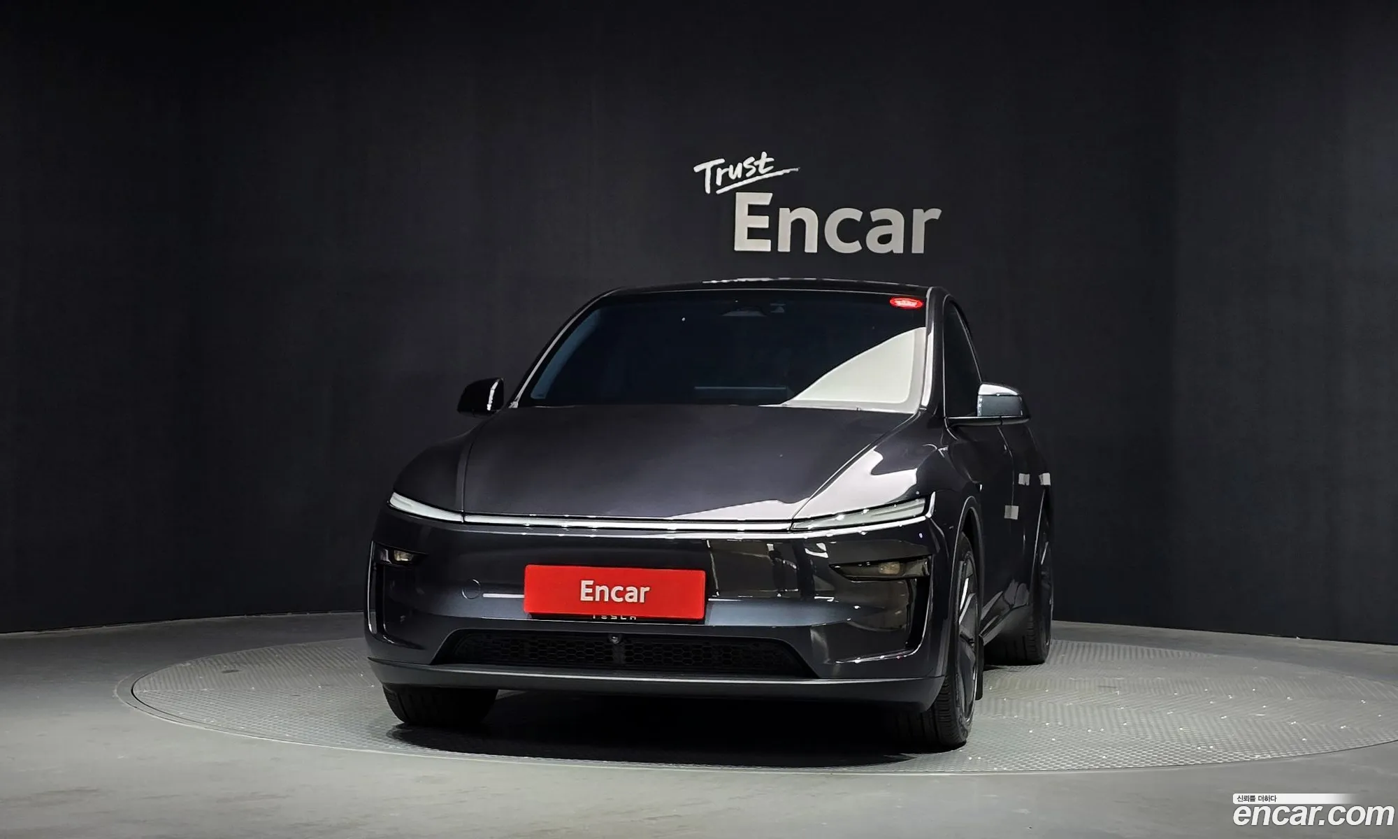 Tesla Model Y 2025 — 16