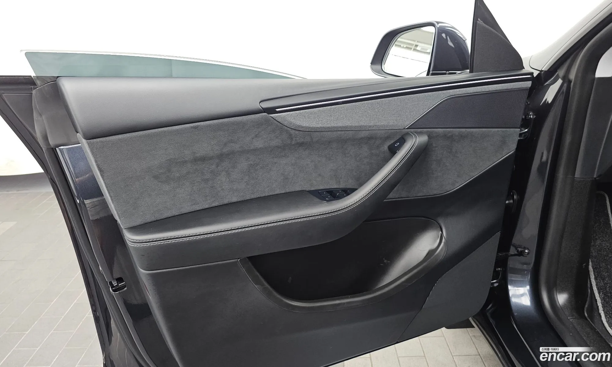 Tesla Model Y 2025 — 13