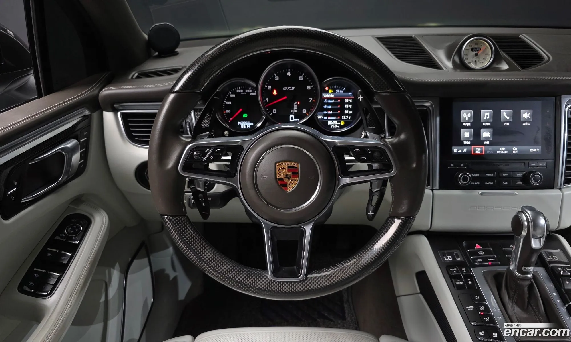 Porsche Macan 2017 WP1AG2951JLB63085 — 12