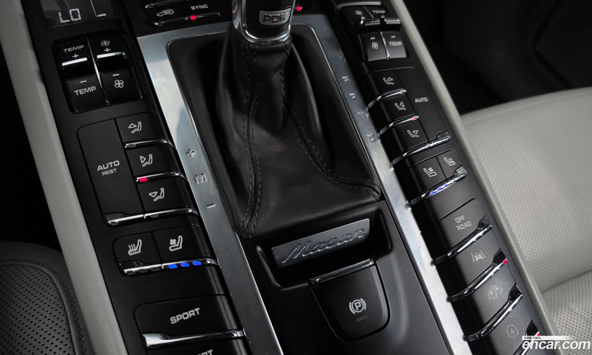 Porsche Macan 2017 WP1AG2951JLB63085 — 2