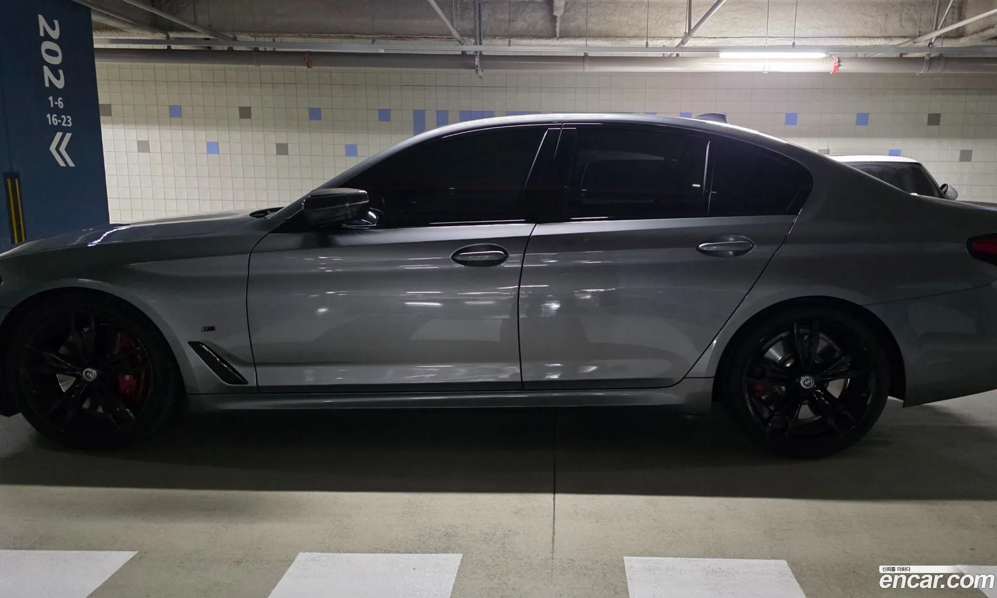 BMW 5 Series 2023 — 8