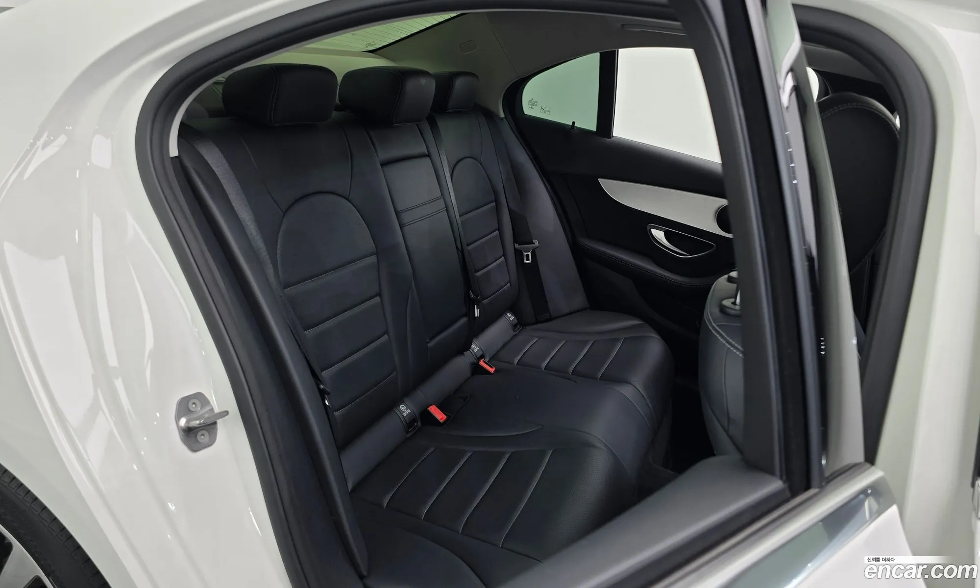 Mercedes-Benz C-Class W205 2018 — 18