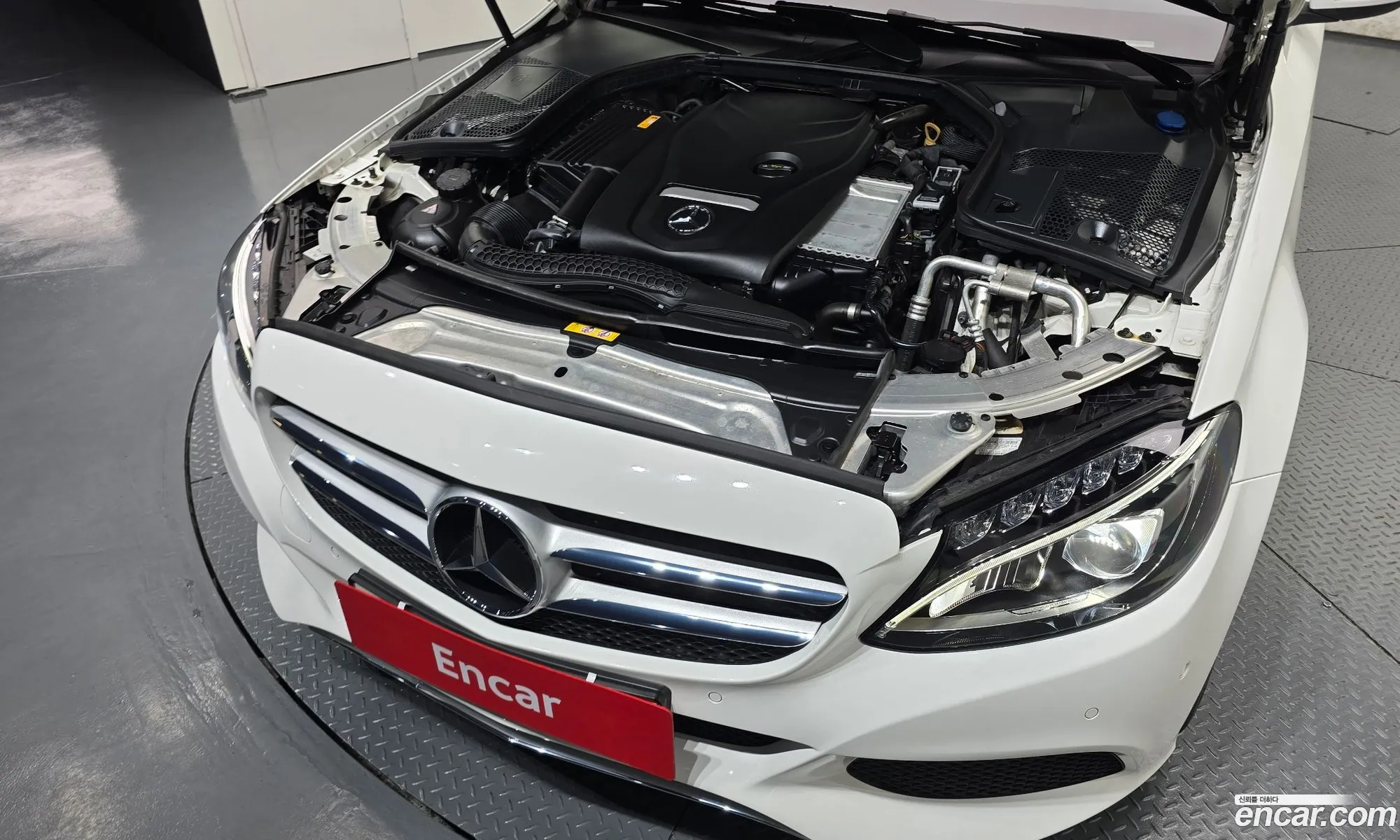 Mercedes-Benz C-Class W205 2018 — 23