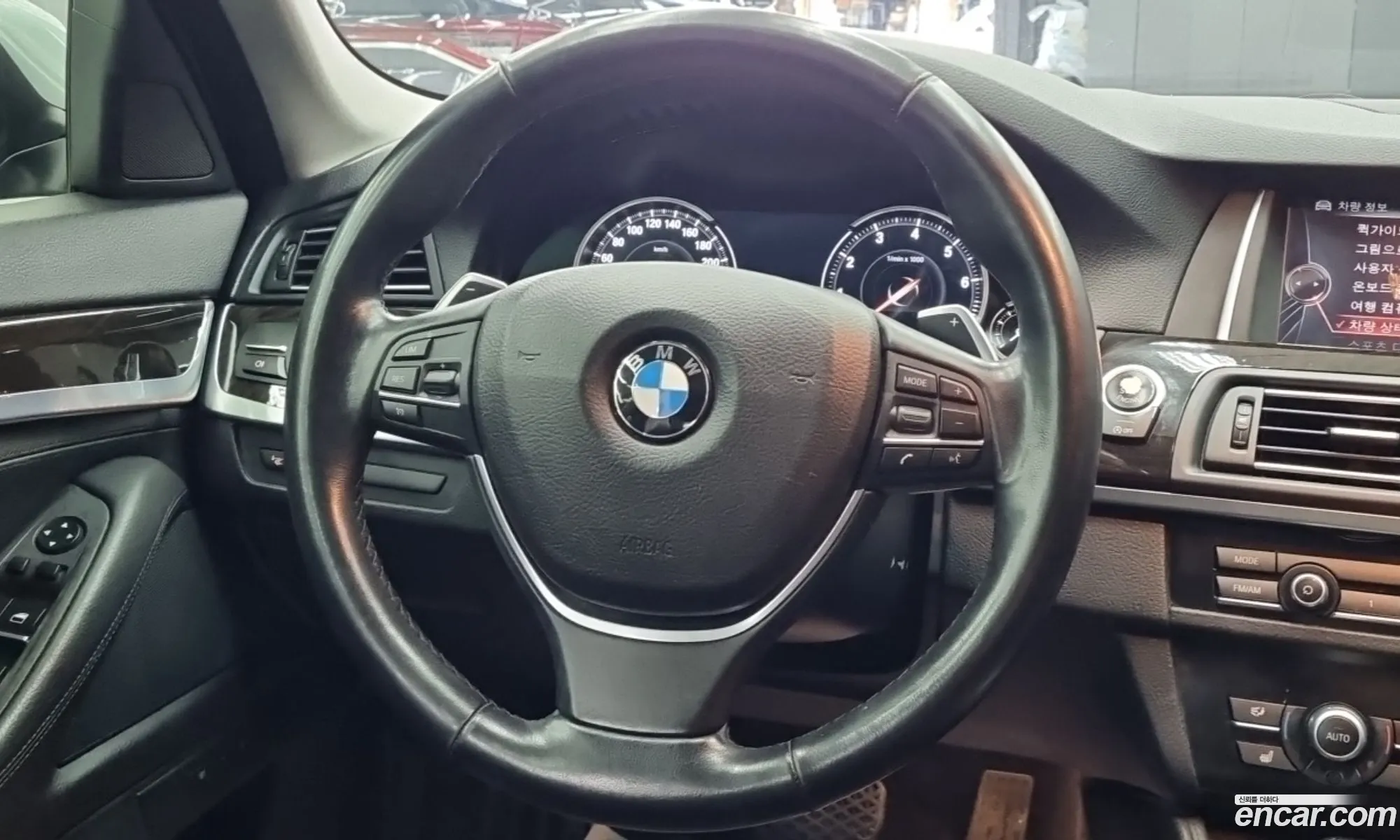 BMW 5 Series 2015 — 11