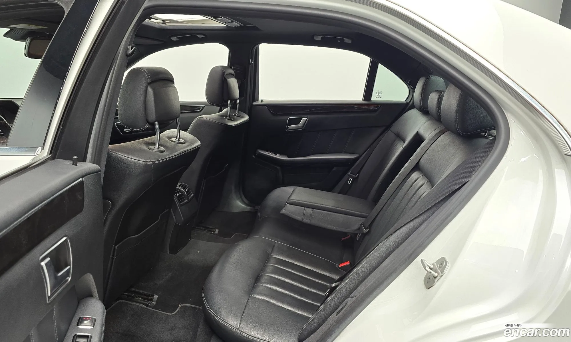 Mercedes-Benz E-Class W212 2014 WDDHF0CB5EB006411 — 20
