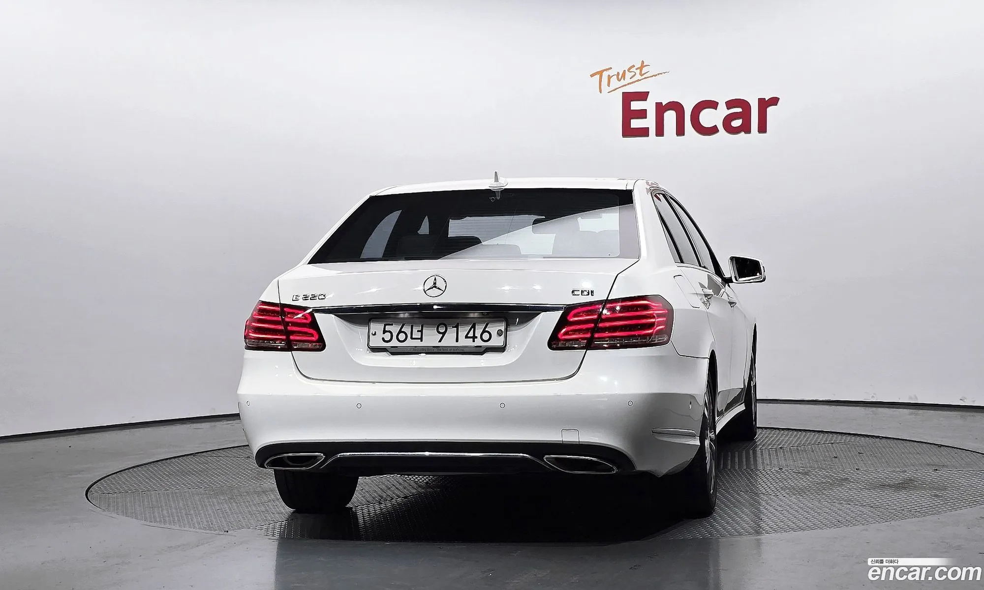 Mercedes-Benz E-Class W212 2014 WDDHF0CB5EB006411 — 11