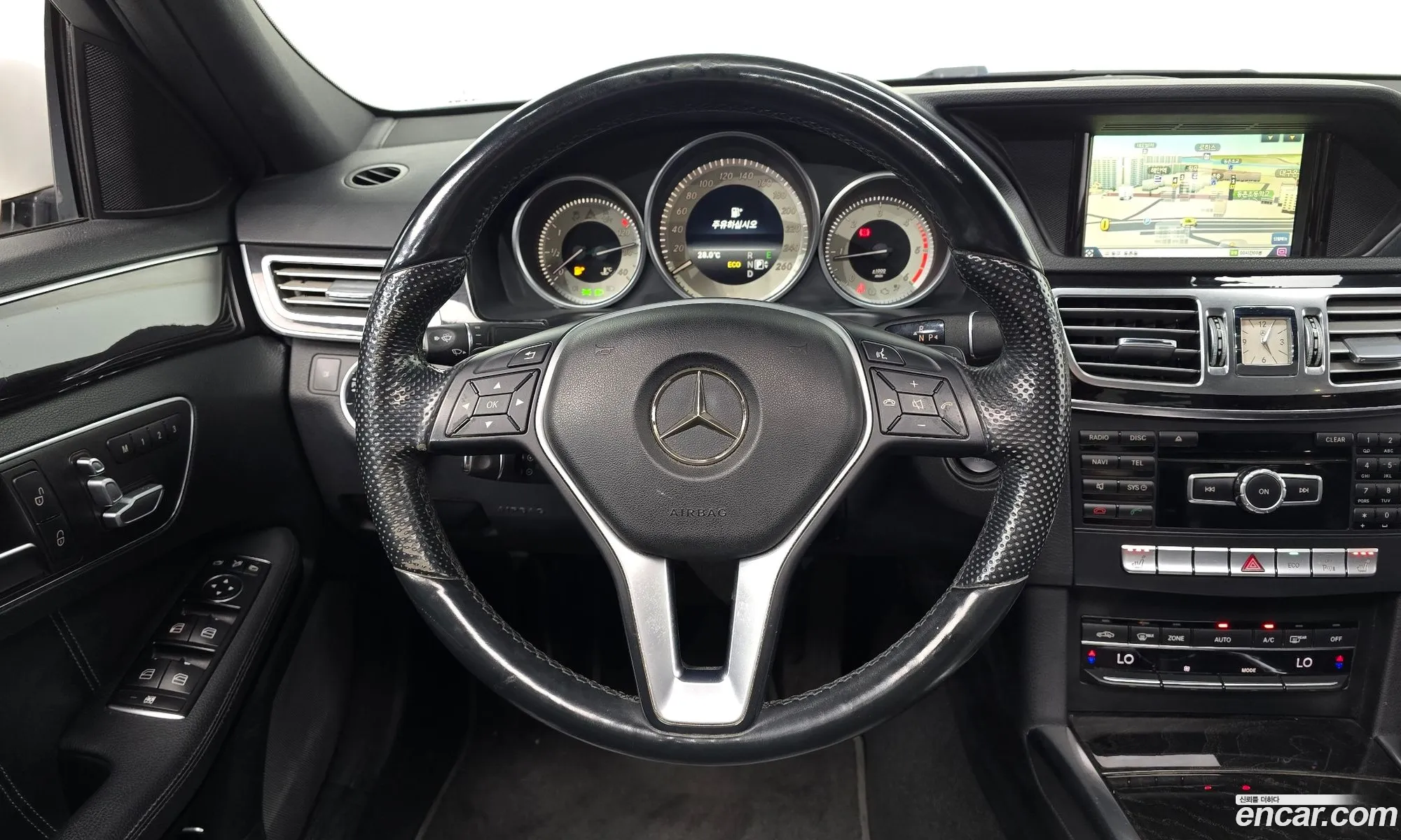 Mercedes-Benz E-Class W212 2014 WDDHF0CB5EB006411 — 7