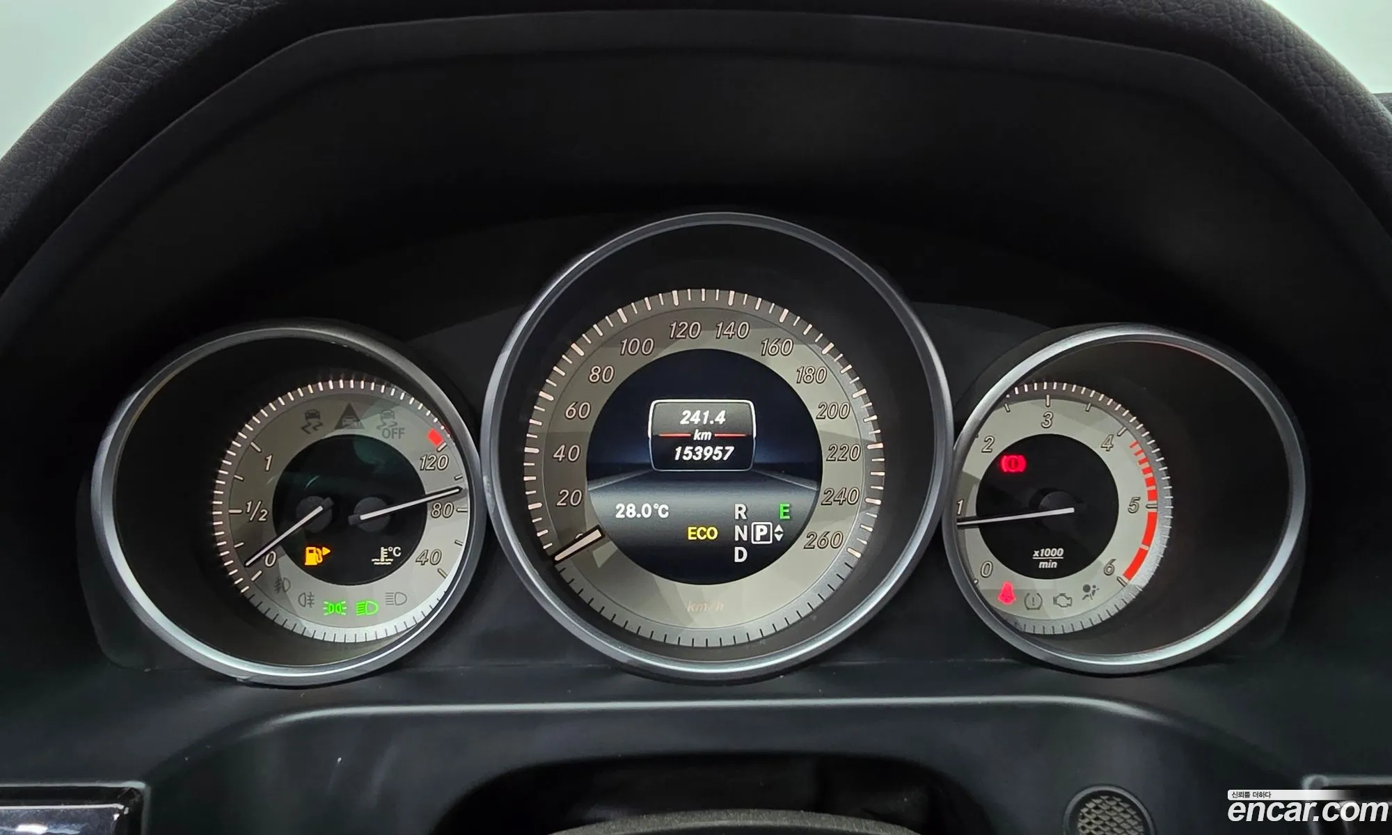 Mercedes-Benz E-Class W212 2014 WDDHF0CB5EB006411 — 10