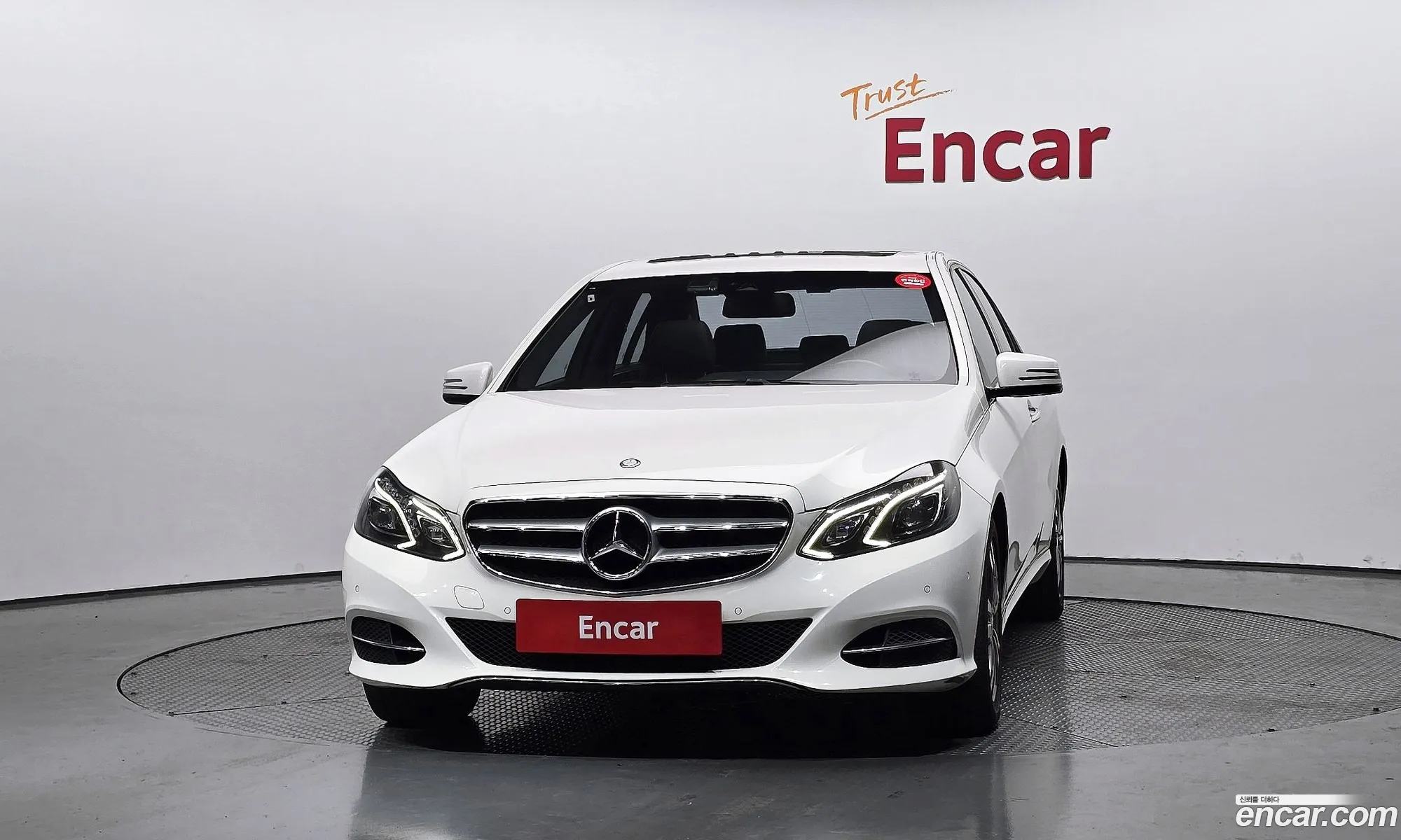 Mercedes-Benz E-Class W212 2014 WDDHF0CB5EB006411 — 13
