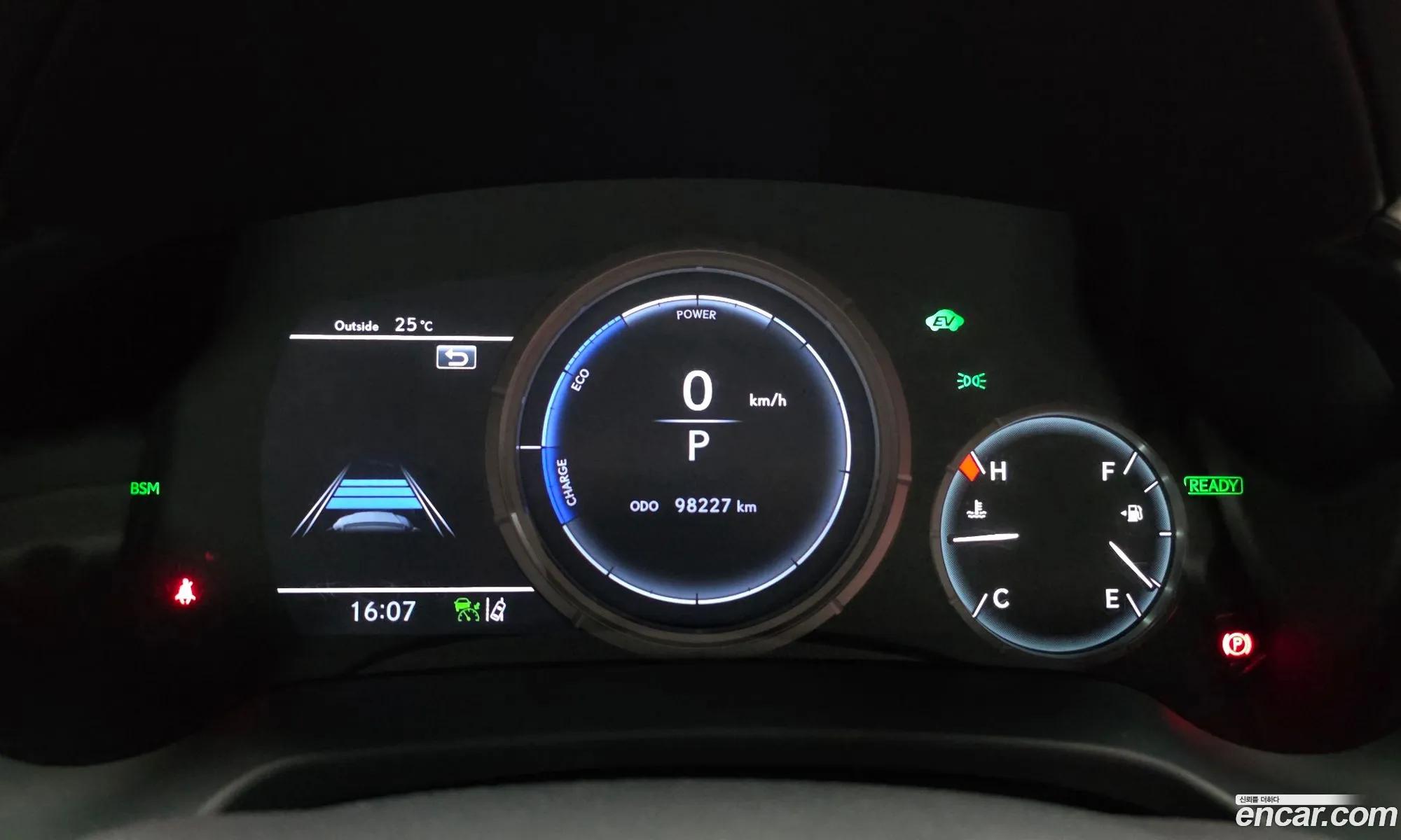 Lexus RX450h 2021 JTJBGMCAXM2067082 — 26