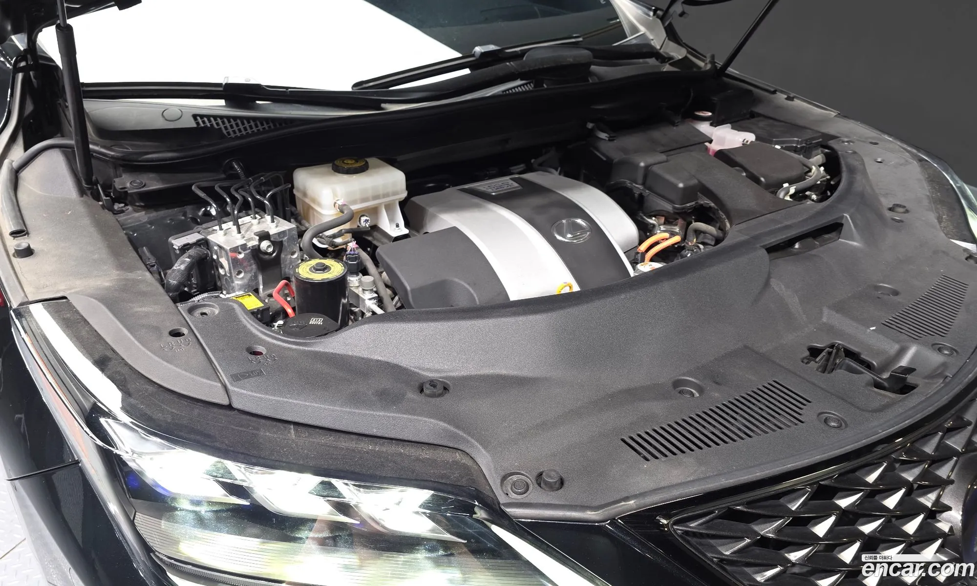 Lexus RX450h 2021 JTJBGMCAXM2067082 — 18