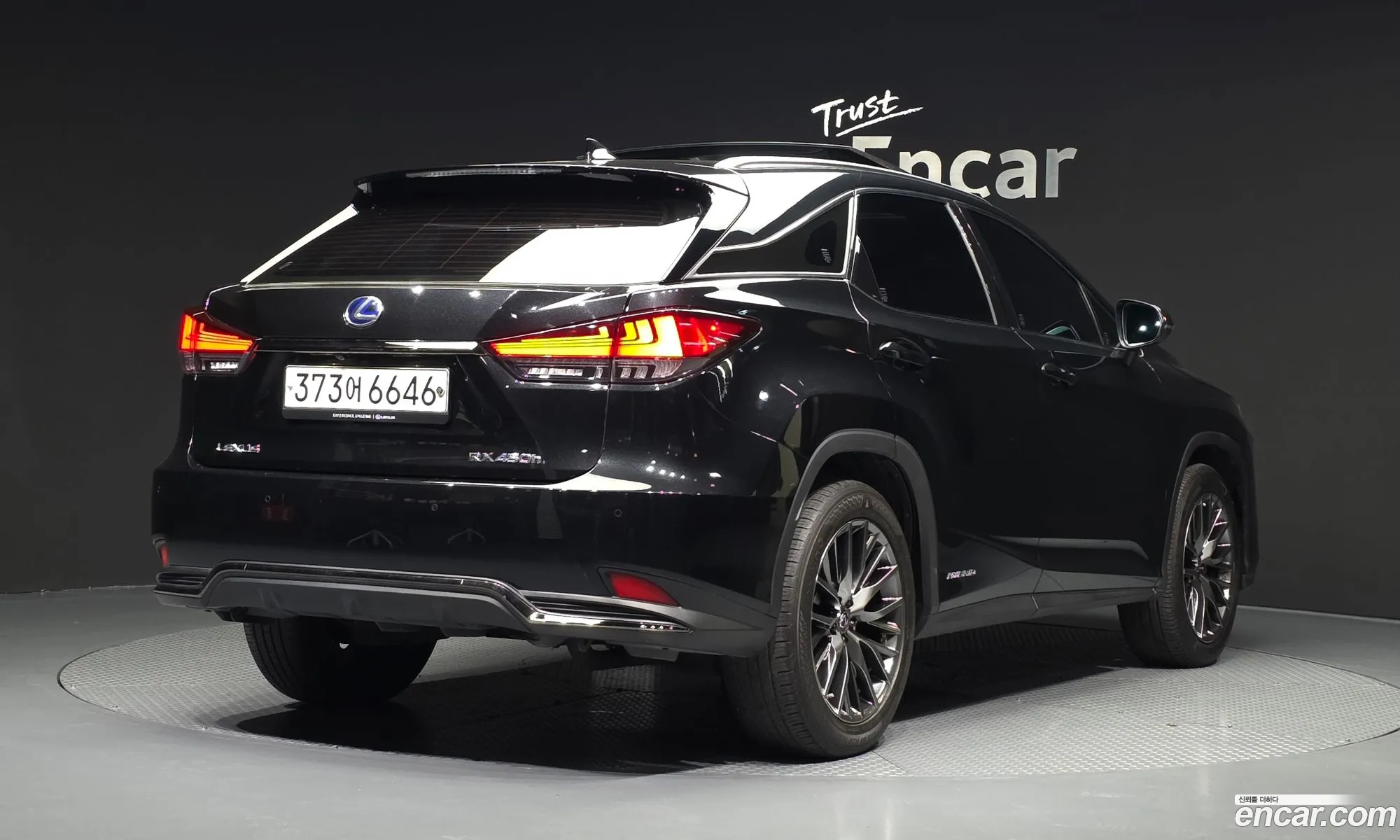 Lexus RX450h 2021 JTJBGMCAXM2067082 — 14
