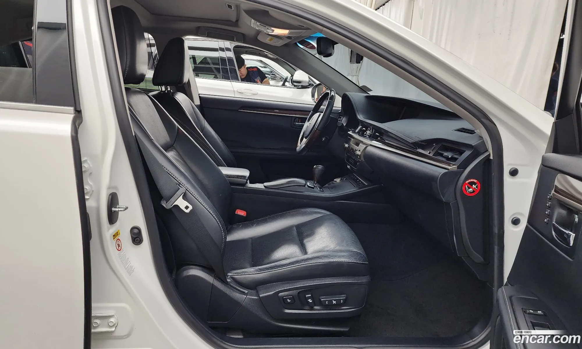 Lexus ES300h 2012 JTHBW1GG5D2009771 — 18