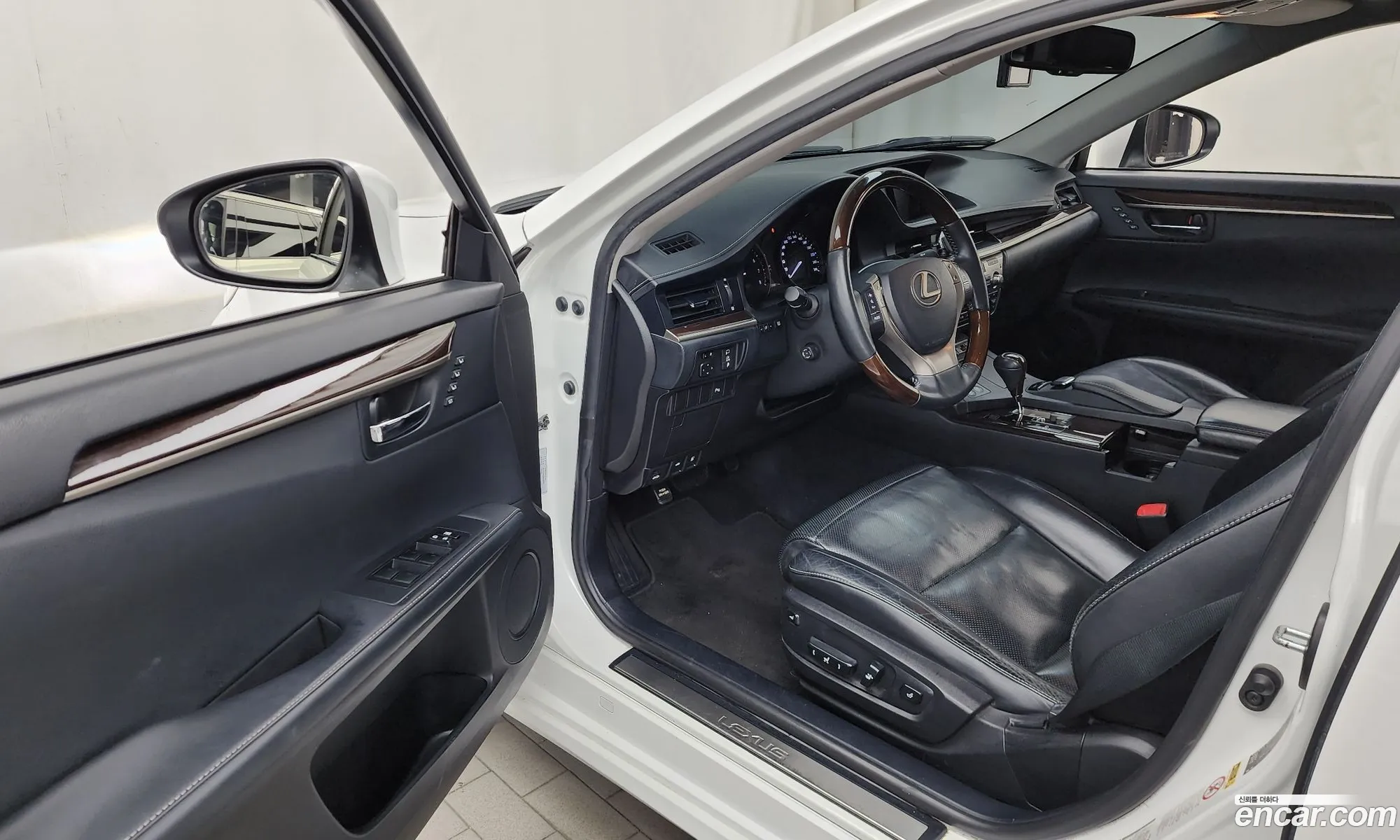 Lexus ES300h 2012 JTHBW1GG5D2009771 — 9