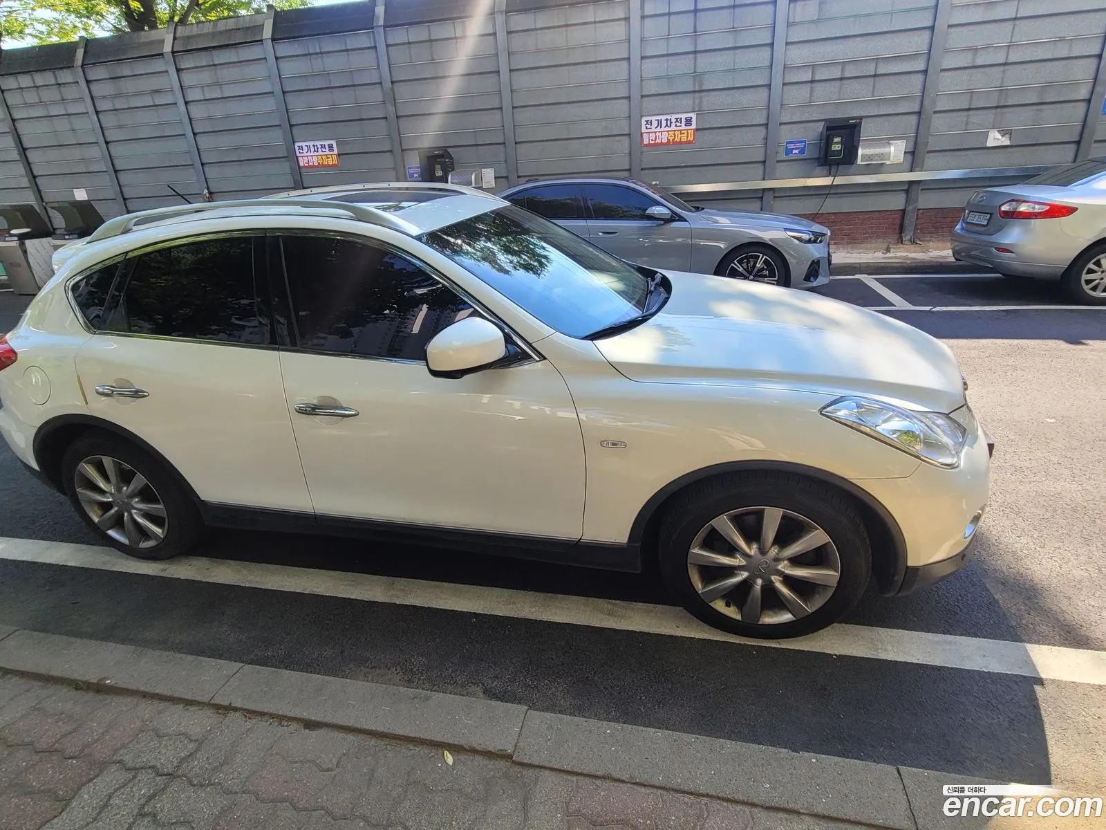 Infiniti EX35 2010 — 3