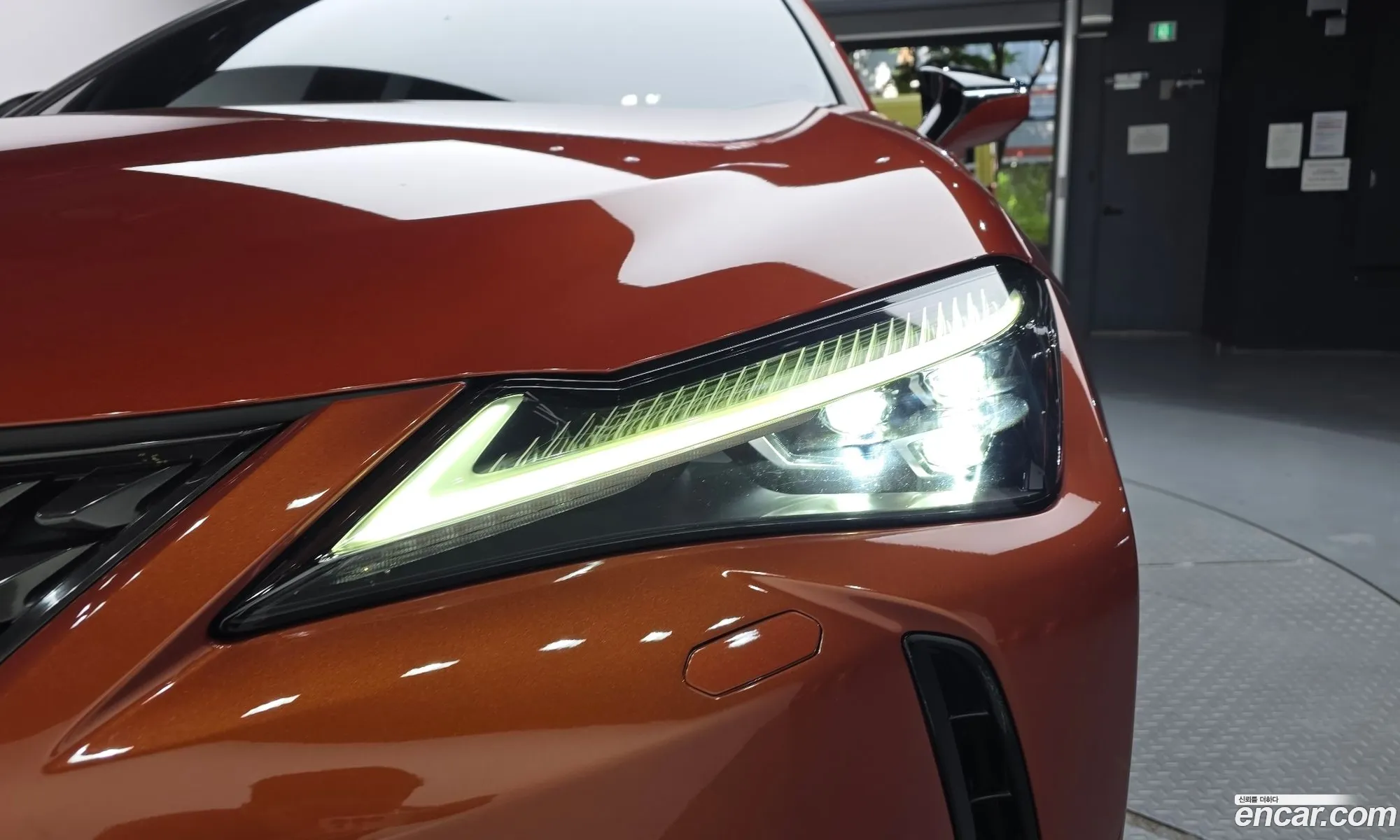 Lexus UX250h 2019 — 20