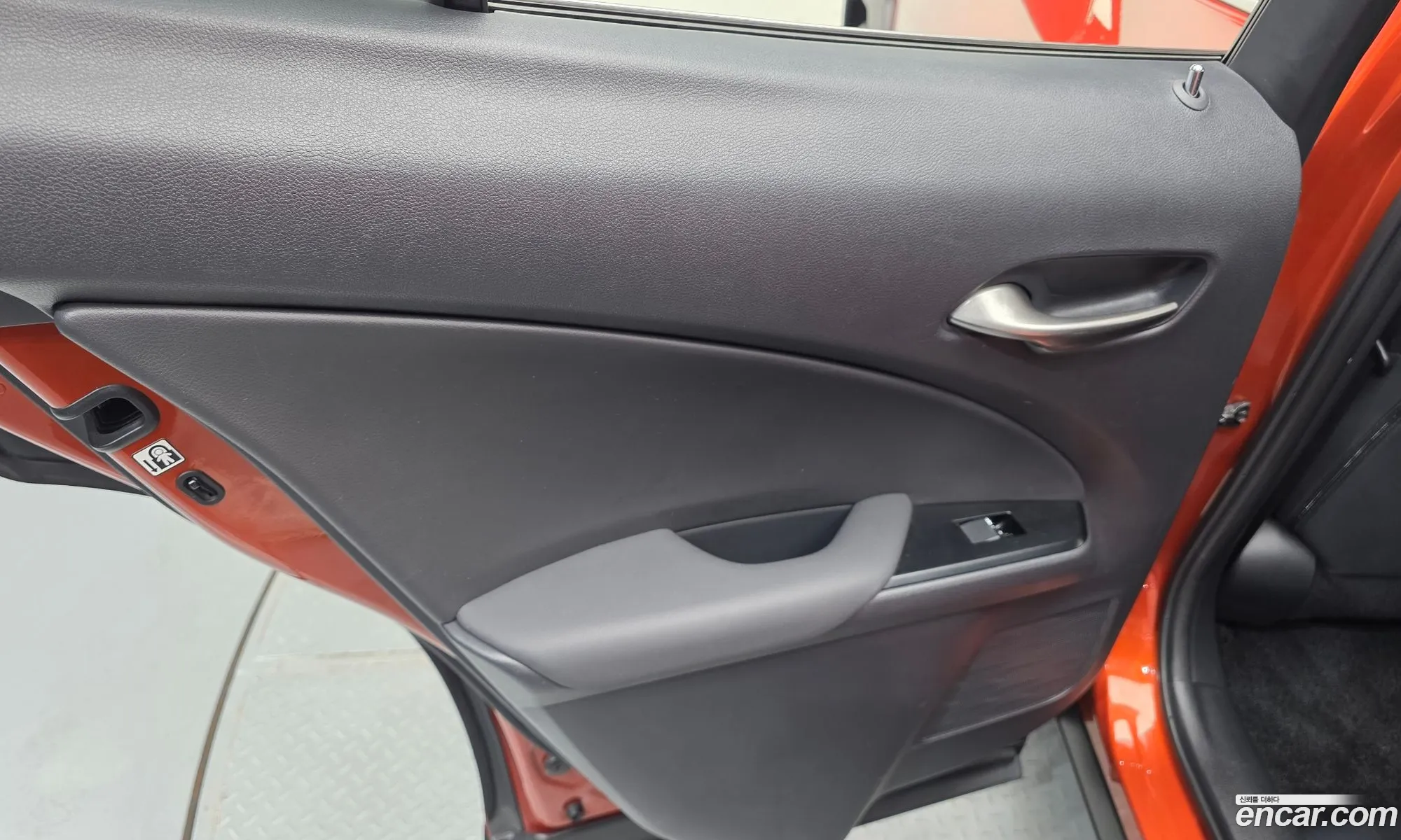 Lexus UX250h 2019 — 14