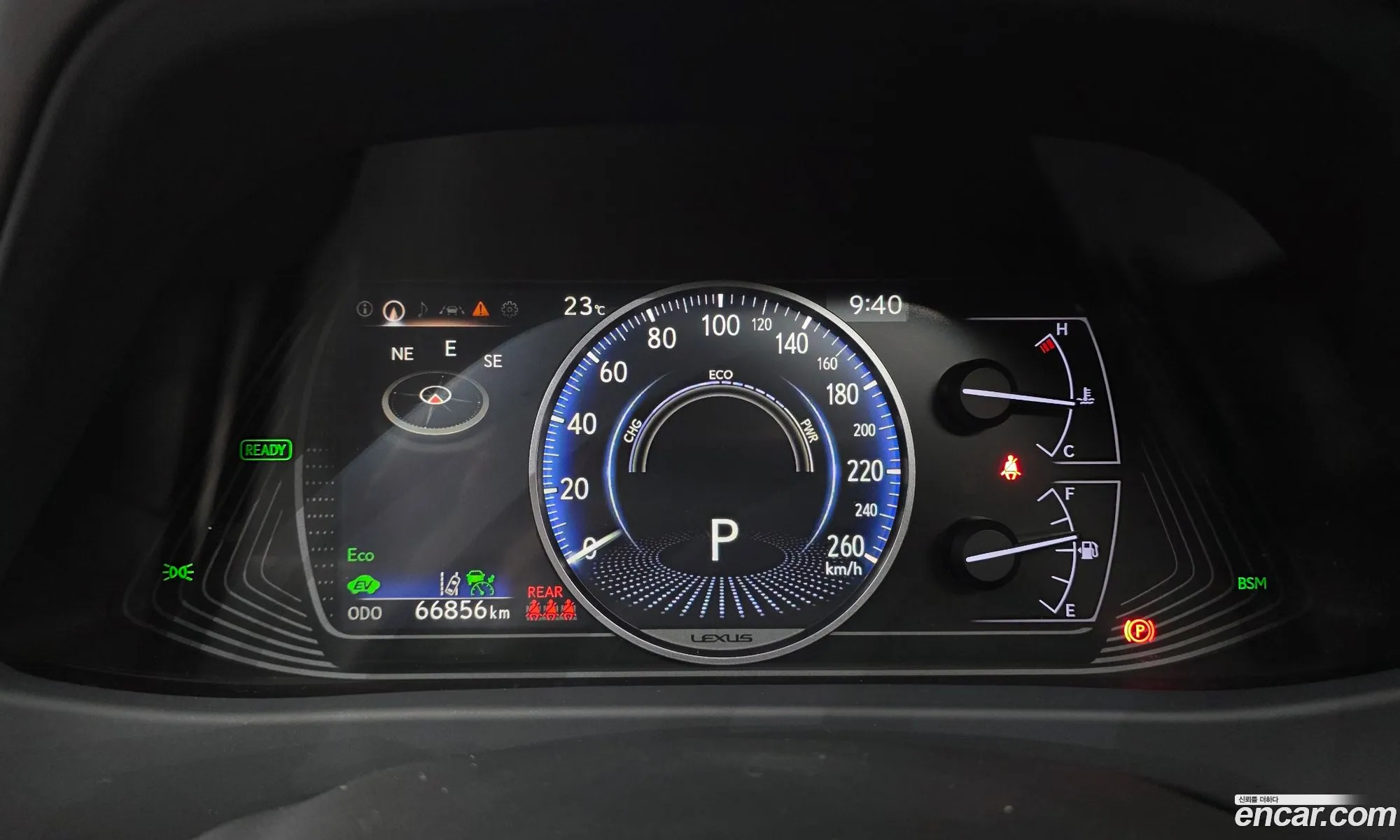 Lexus UX250h 2019 — 3