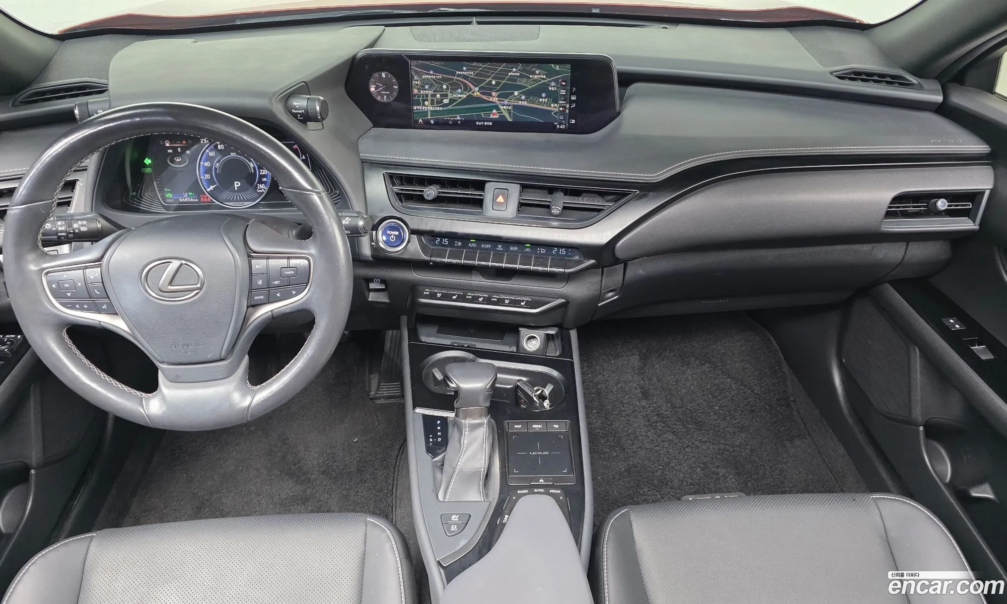 Lexus UX250h 2019 — 29