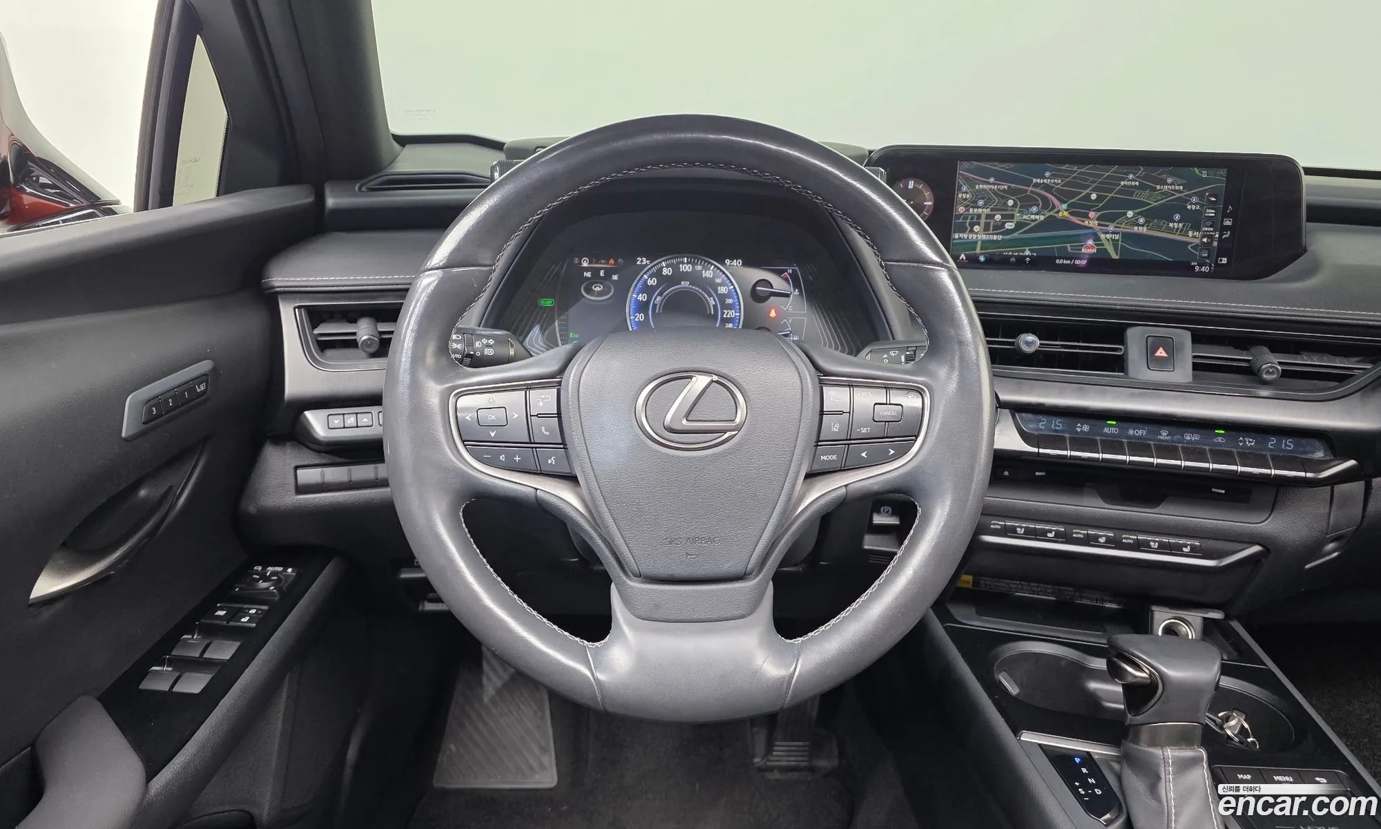 Lexus UX250h 2019 — 10
