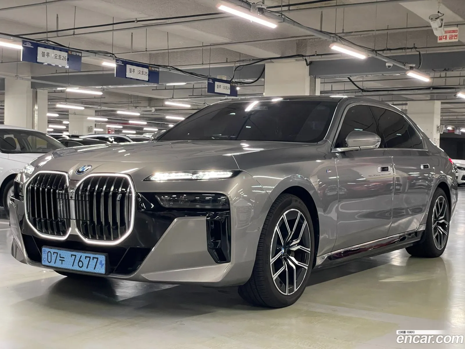 BMW i7 2023 — 19