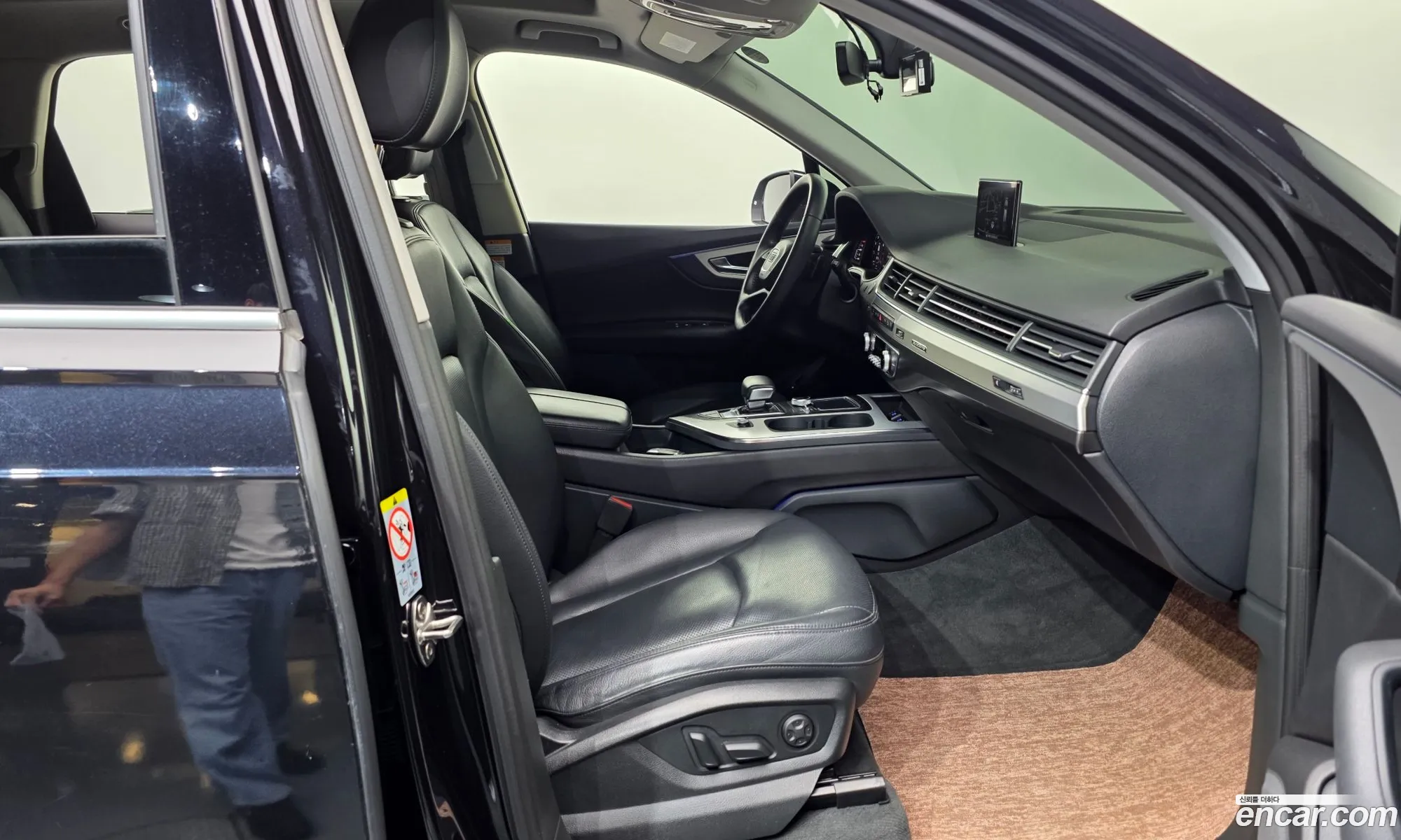 Audi Q7 2019 WAUZZZ4M3KD041536 — 32