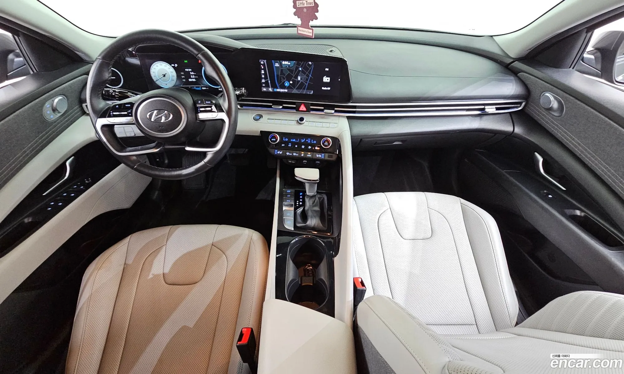 Hyundai Elantra 2021 — 3