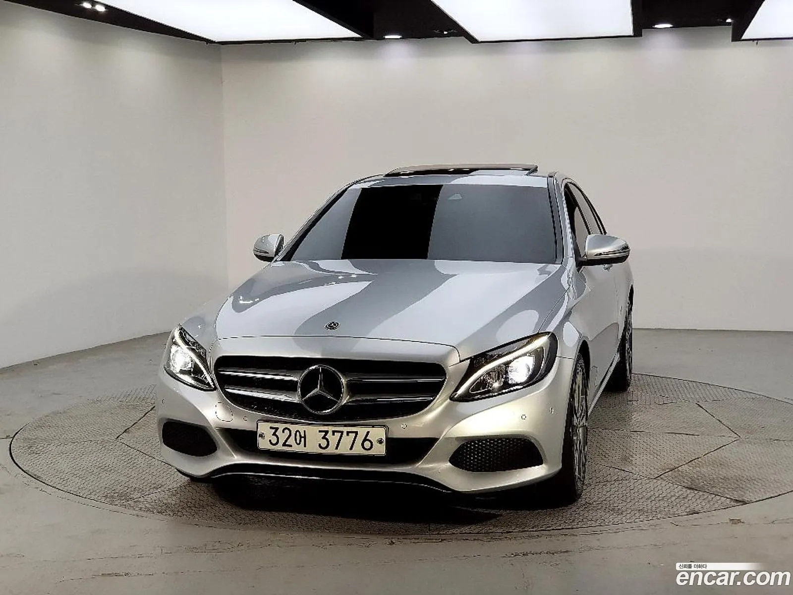 Mercedes-Benz C-Class W205 2018 — 16