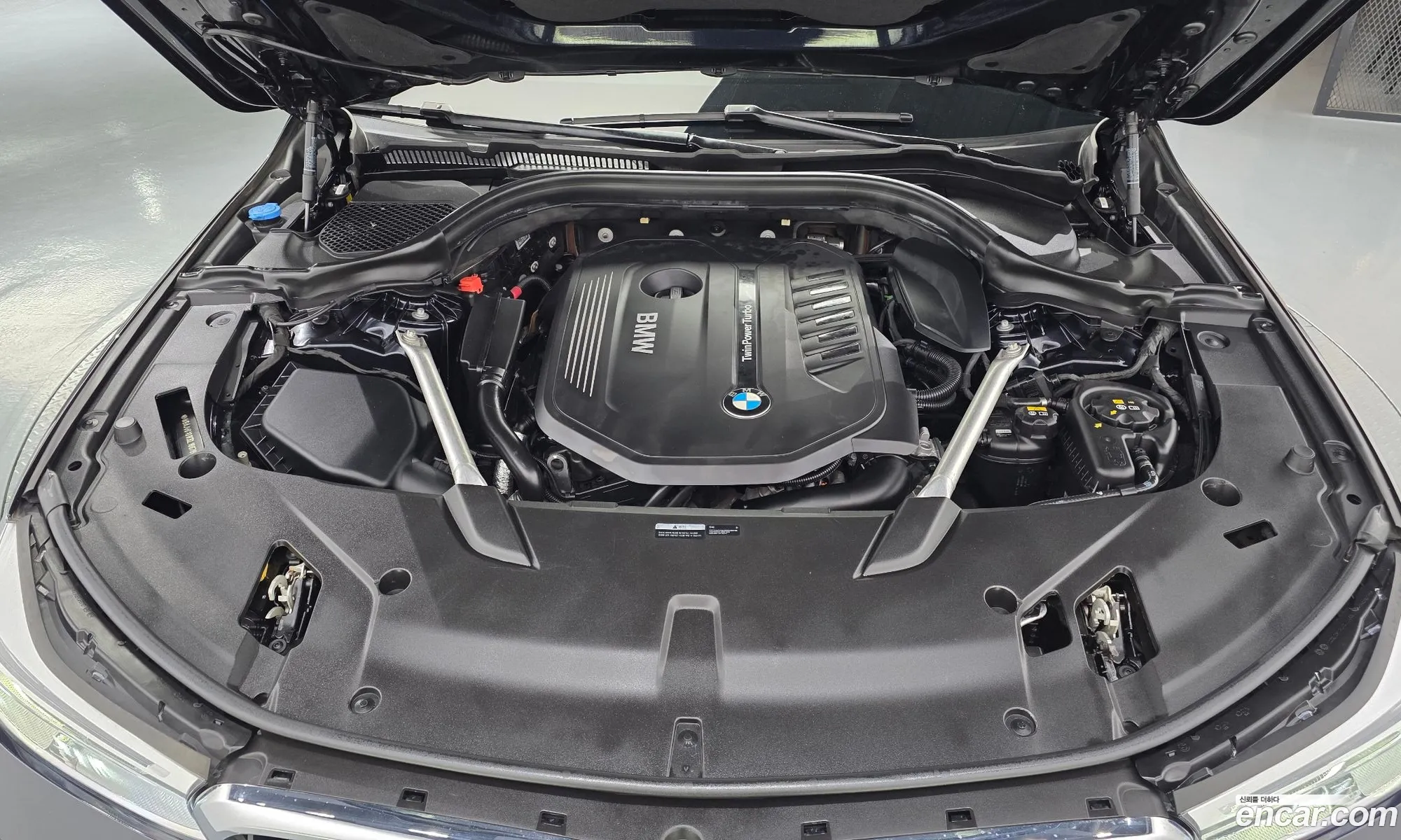 BMW 6 Series GT 2018 WBAJV6101KBL16678 — 25